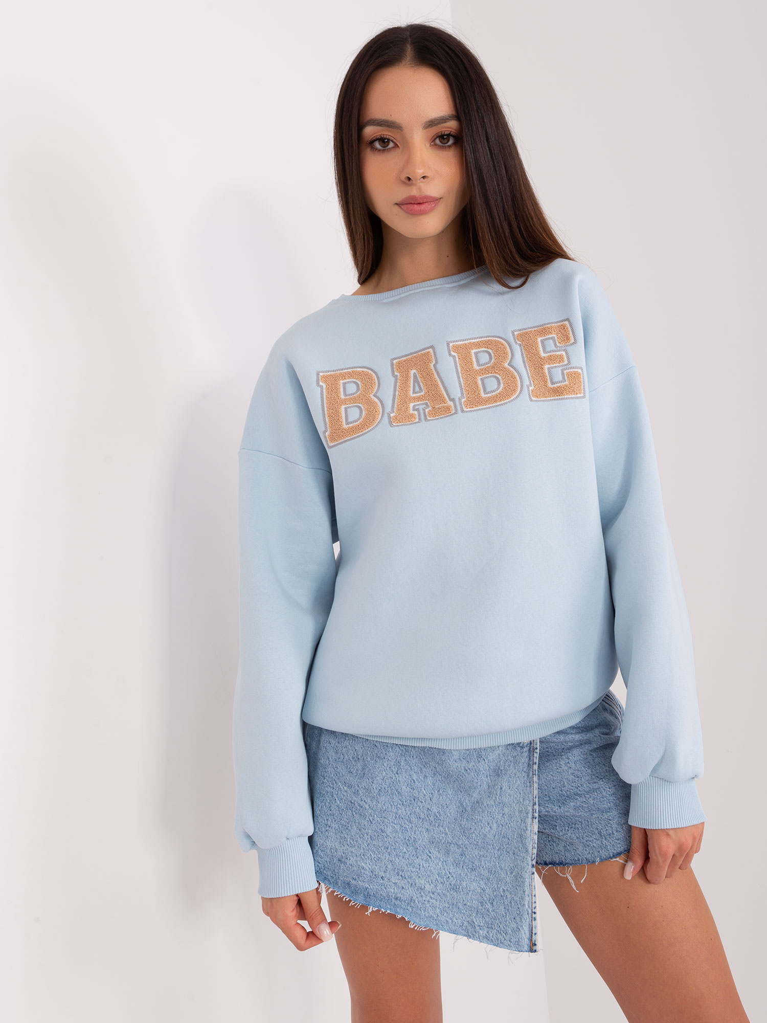 Svetlomodrá oversize mikina BABE -EM-BL-617-11.32-svetlo modrá Veľkosť: ONE SIZE