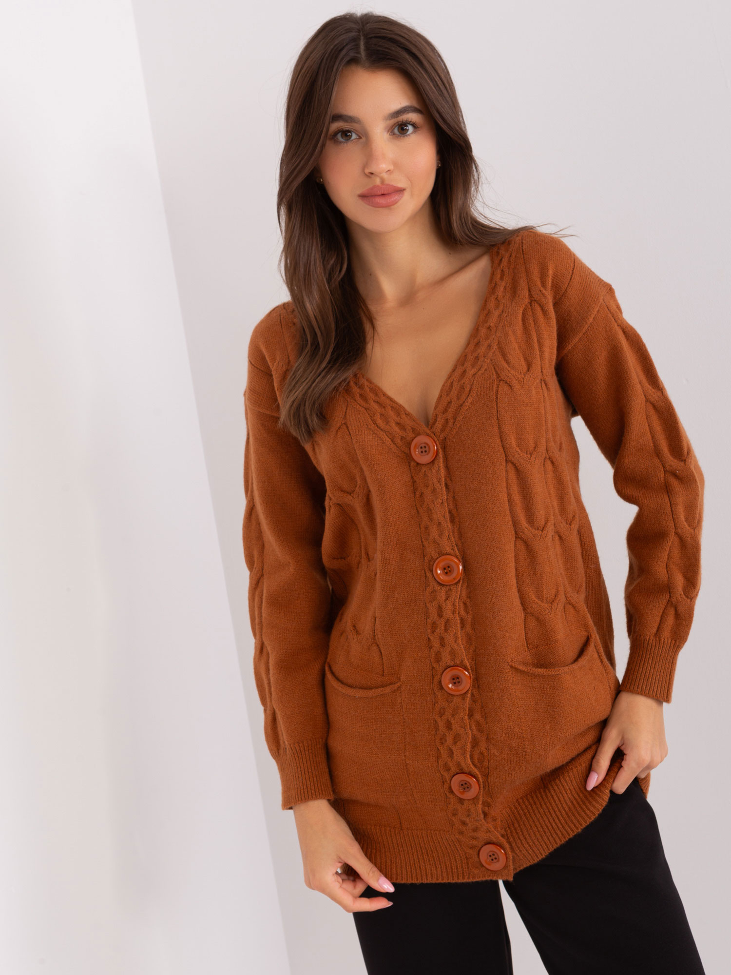 Hnedý sveter na gombíky AT-SW-2241.36P-brown Veľkosť: ONE SIZE