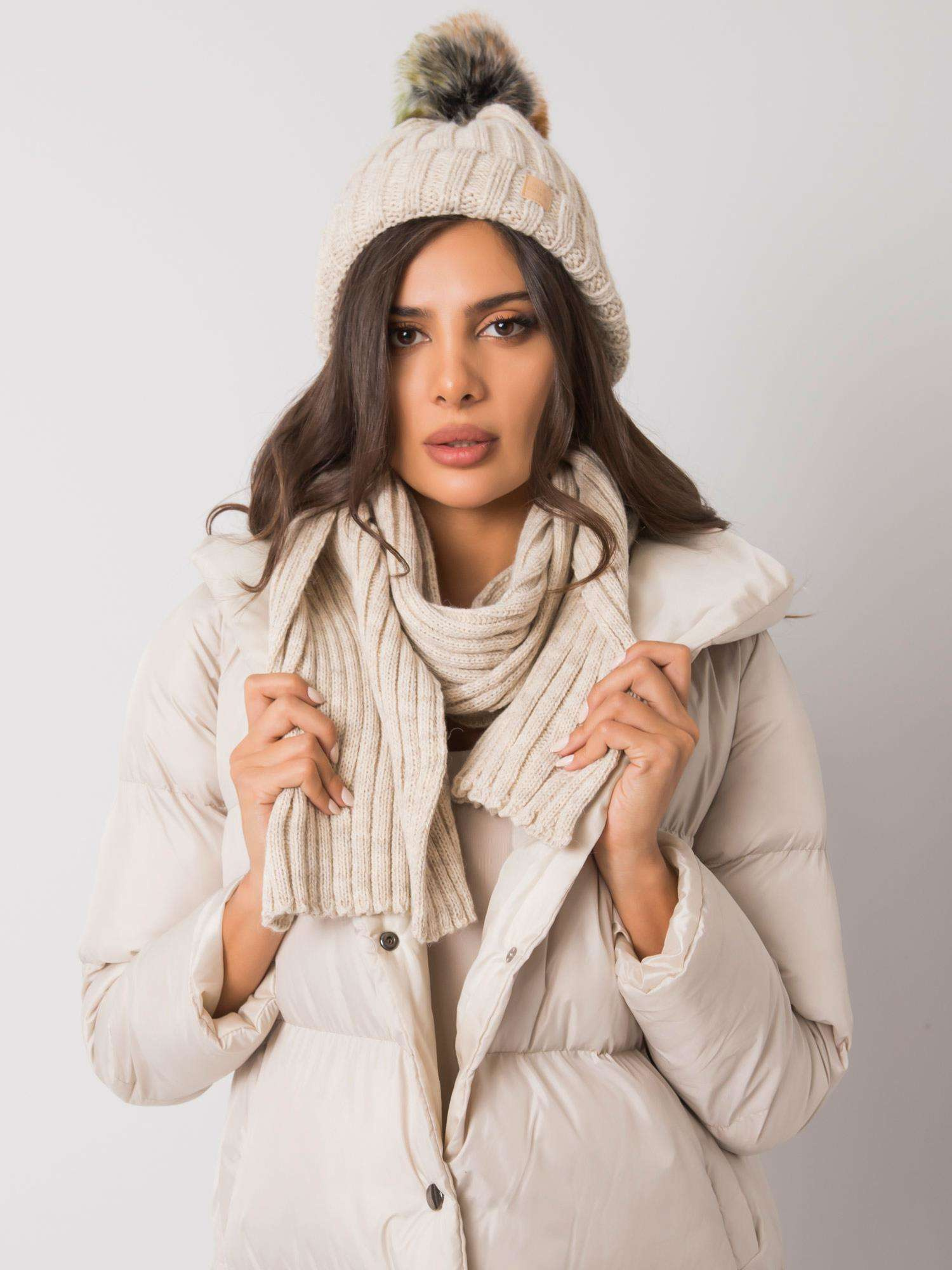 Béžový komplet čiapky a šálu Rubby JK-KMPL-7-1.40X-beige Veľkosť: ONE SIZE