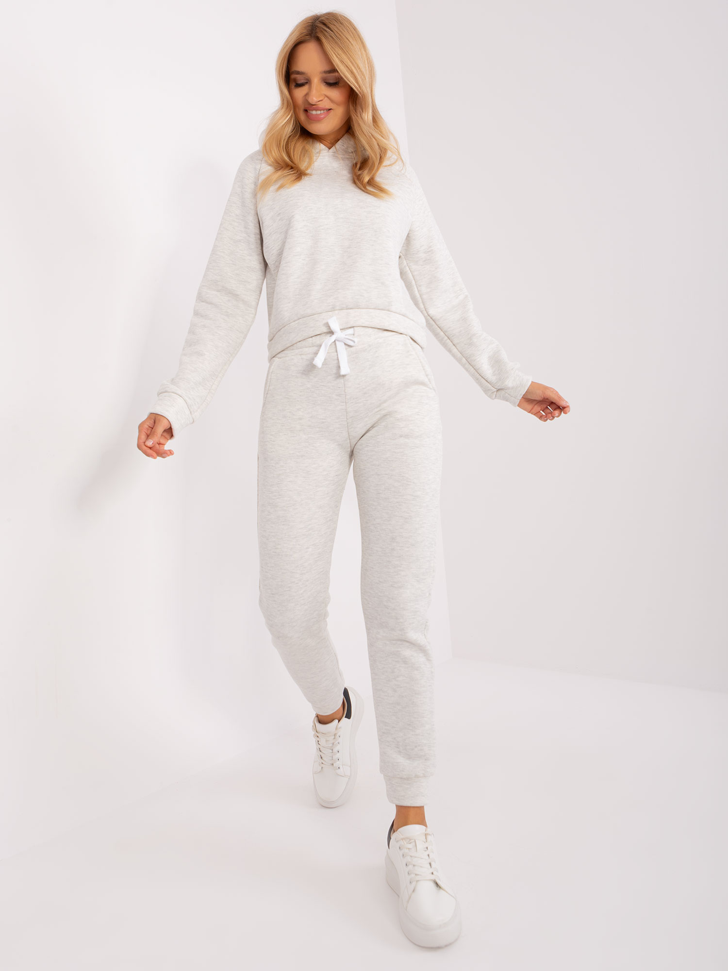 Svetlosivá tepláková súprava s kapucňou EM-KMPL-629-1.99P-light grey Veľkosť: ONE SIZE