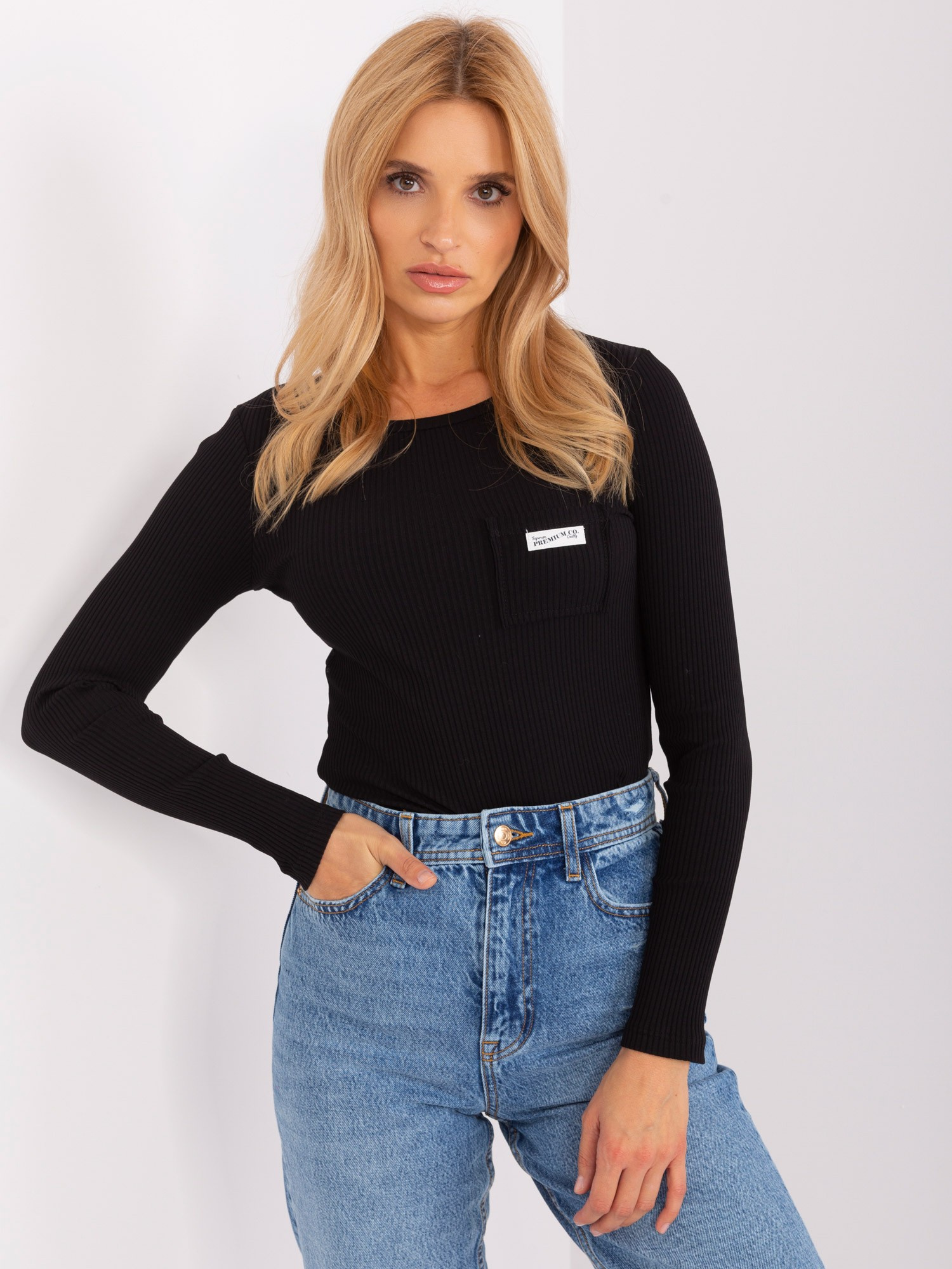 Čierne rebrované tričko s vreckom RV-BZ-9156.07-black Veľkosť: ONE SIZE
