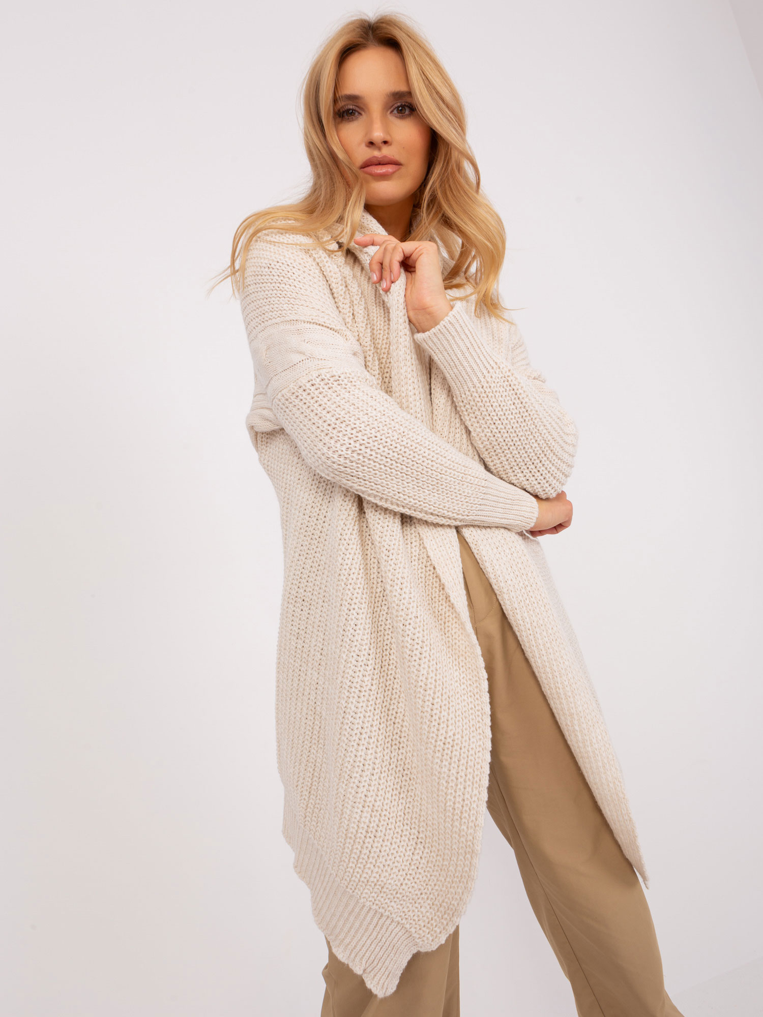 Svetlobéžový pletený kardigán TW-SW-BI-305.99P-light beige Veľkosť: ONE SIZE