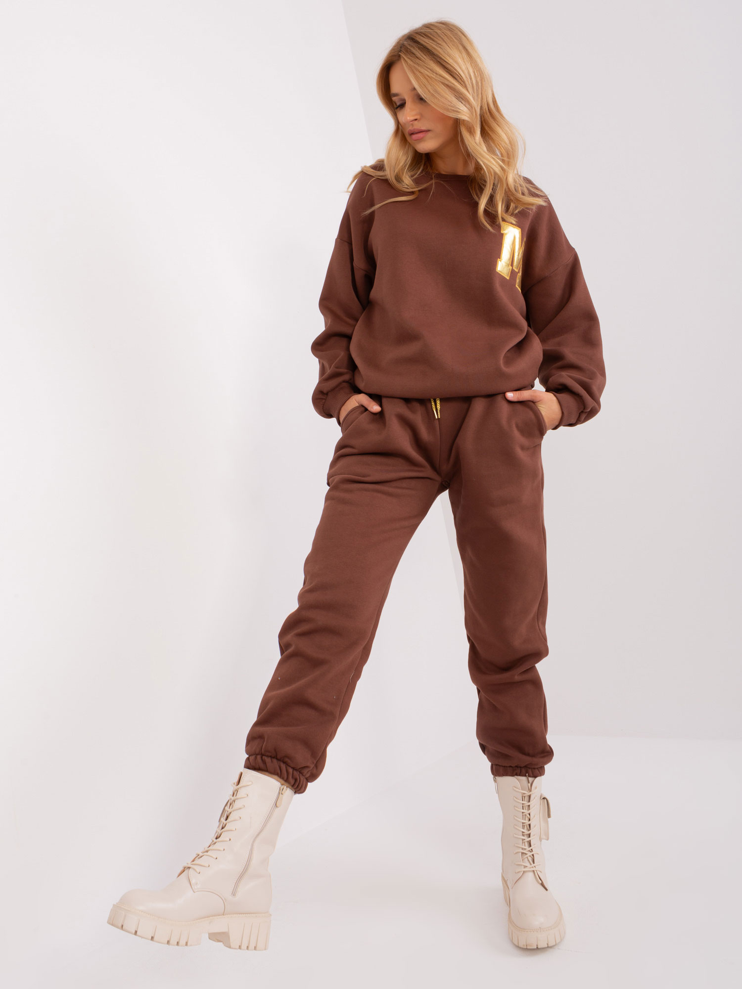 Tmavohnedá tepláková súprava EM-KMPL-669.10X-dark brown Veľkosť: ONE SIZE
