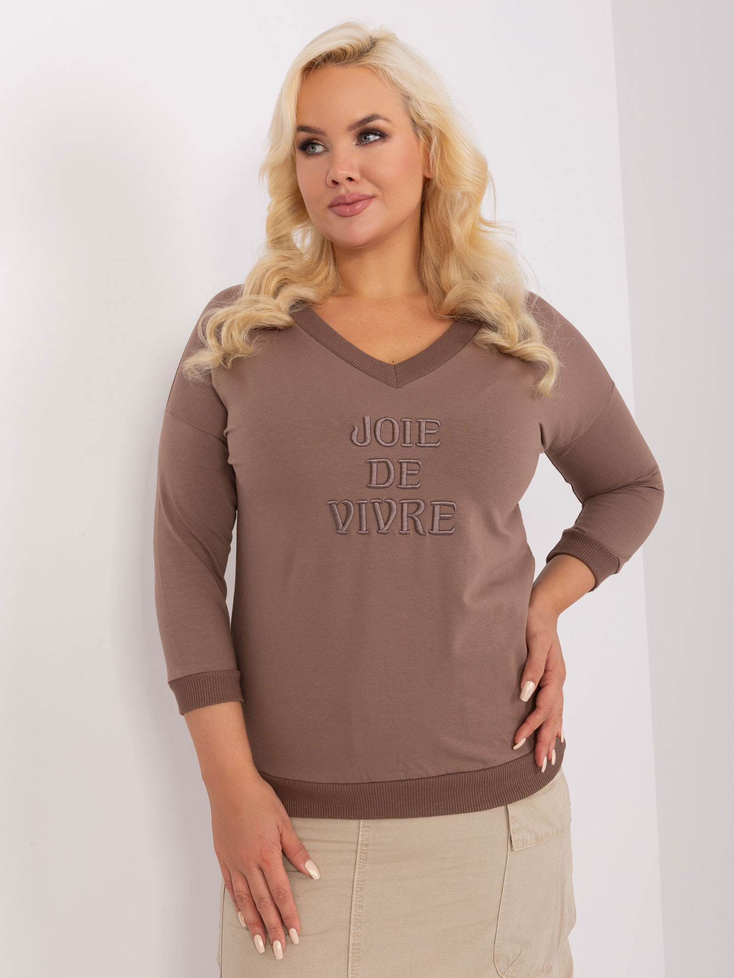 Hnedé tričko s výstrihom a 3/4 rukávom RV-BZ-9143.87P-brown Veľkosť: ONE SIZE