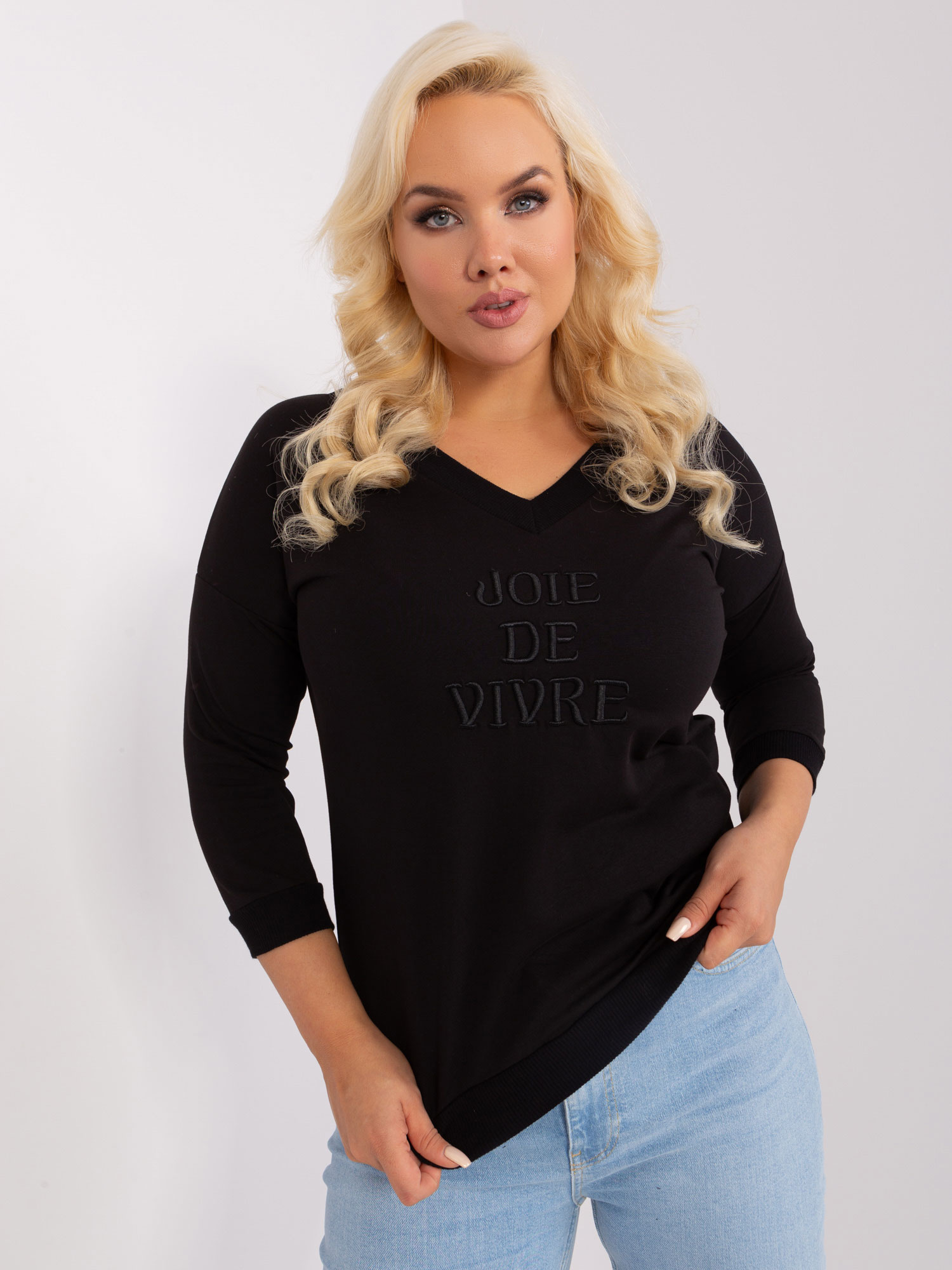 Čierne tričko s výstrihom a 3/4 rukávom RV-BZ-9143.87P-black Veľkosť: ONE SIZE