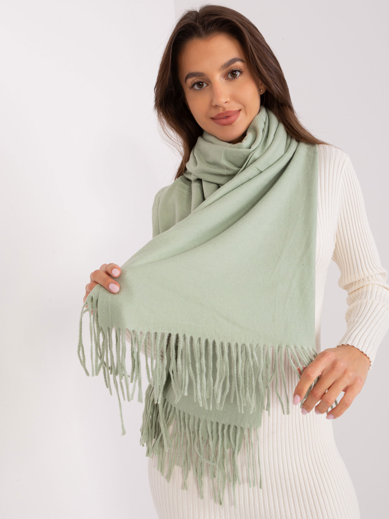 Svetlozelený šál so strapcami -AT-SZ-23185.90P-pistacio Veľkosť: ONE SIZE