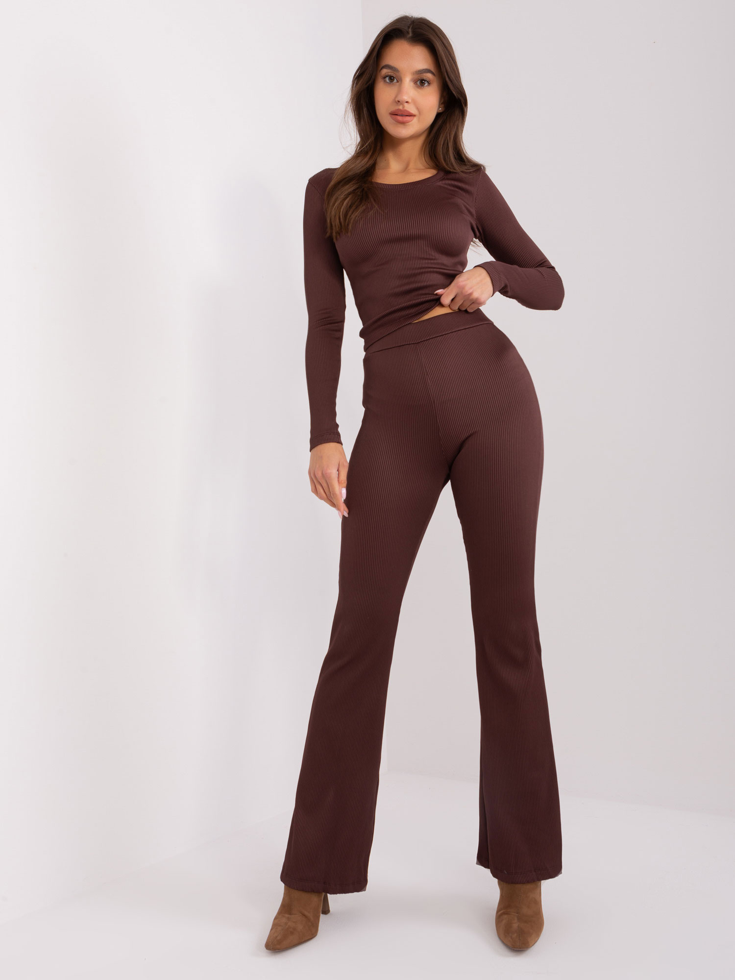 Tmavohnedý rebrovaný komplet nohavíc a trička EM-KMPL-779.03-dark brown Veľkosť: ONE SIZE