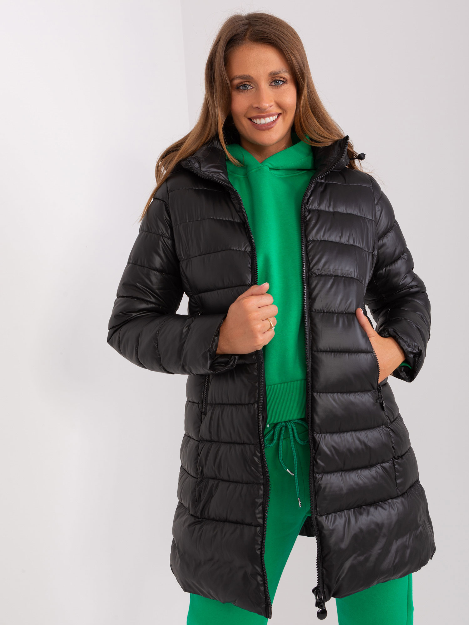 Čierna prešívaná zimná bunda s odnímateľnou kapucňou NM-KR-T3-2621.98P-black Veľkosť: XL