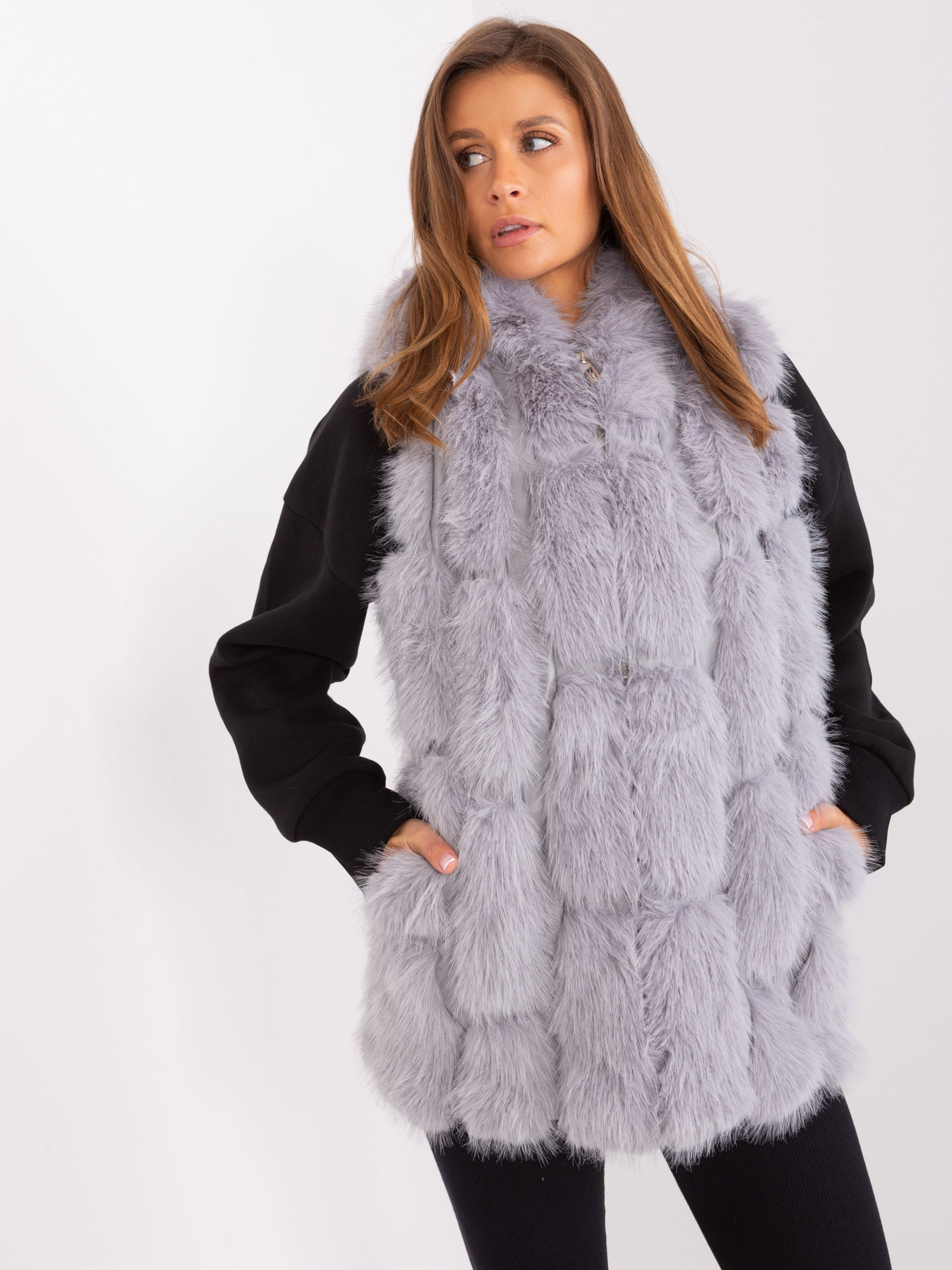 Sivá chlpatá vesta s kapucňou AT-KZ-2379.96P-grey Veľkosť: 2XL/3XL