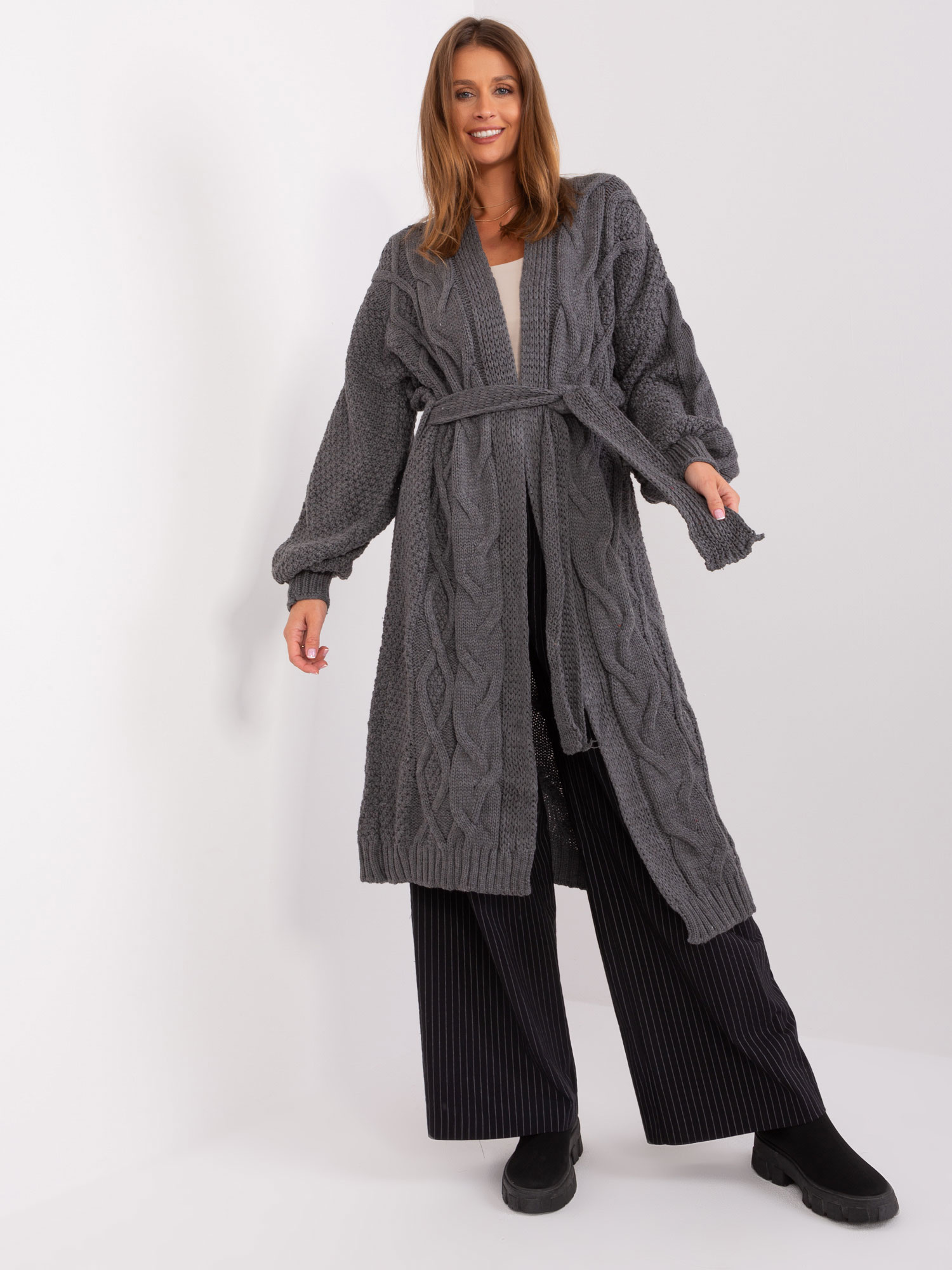 Tmavosivý dlhý kardigán s pásikom -BA-SW-8020-1.36P-dark grey Veľkosť: ONE SIZE