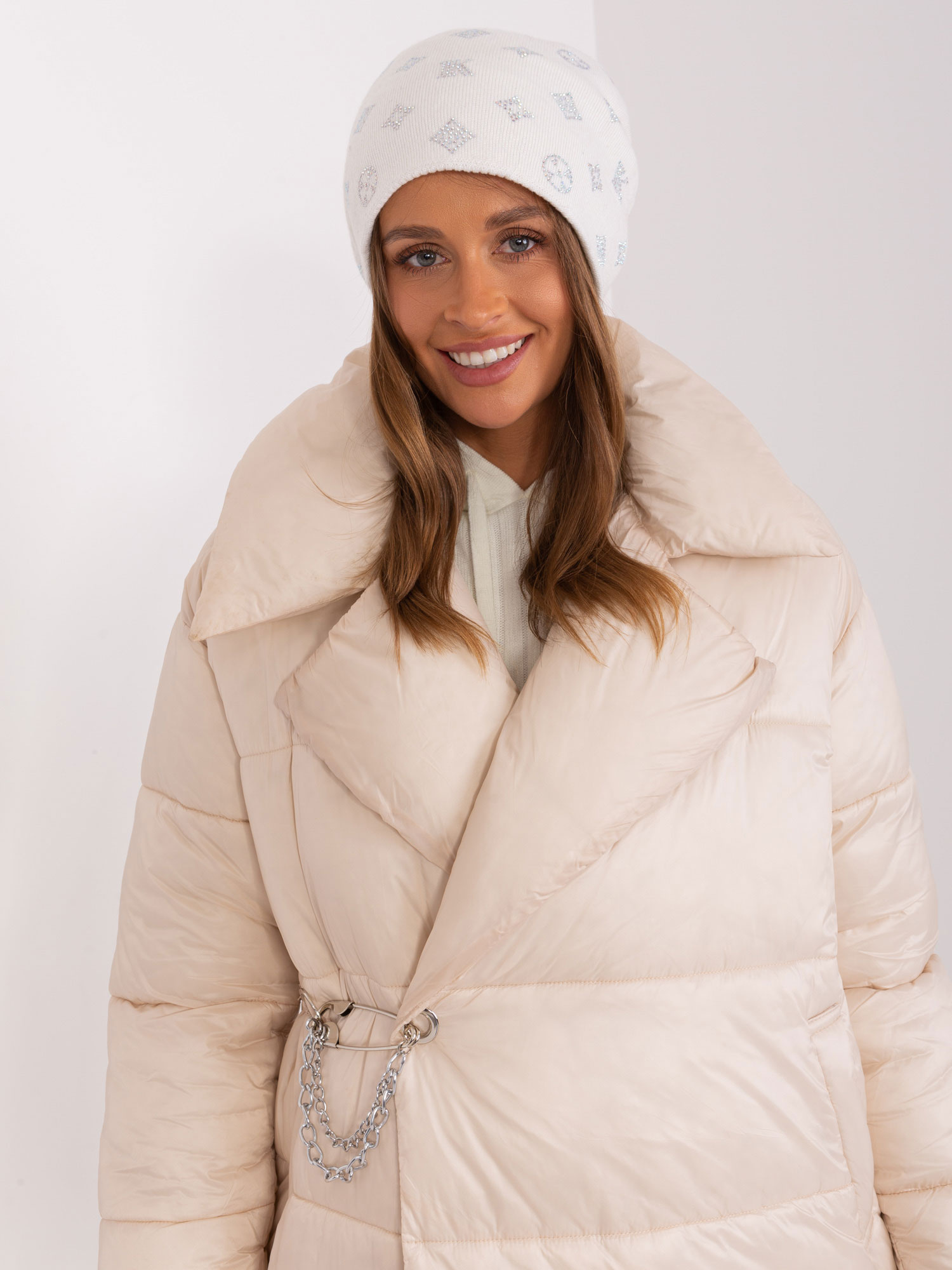 Smotanová vzorovaná čiapka AT-CZ-2325.86-ecru Veľkosť: ONE SIZE