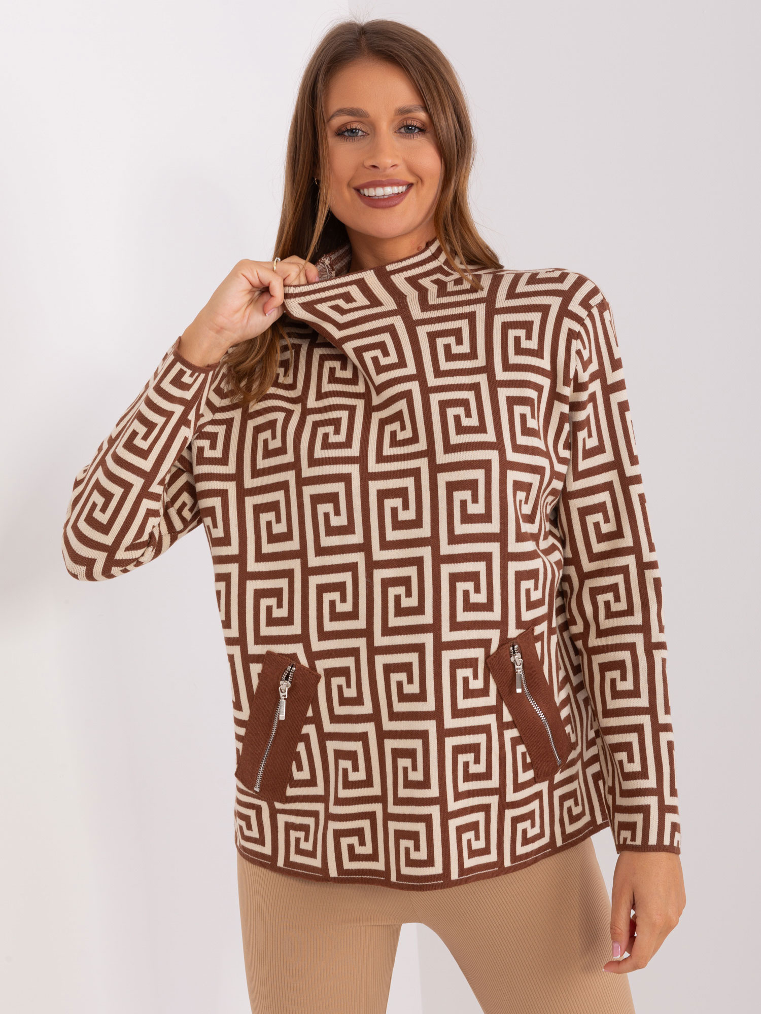 Hnedý vzorovaný sveter so zipsami*AT-SW-2341.00P brown Veľkosť: ONE SIZE