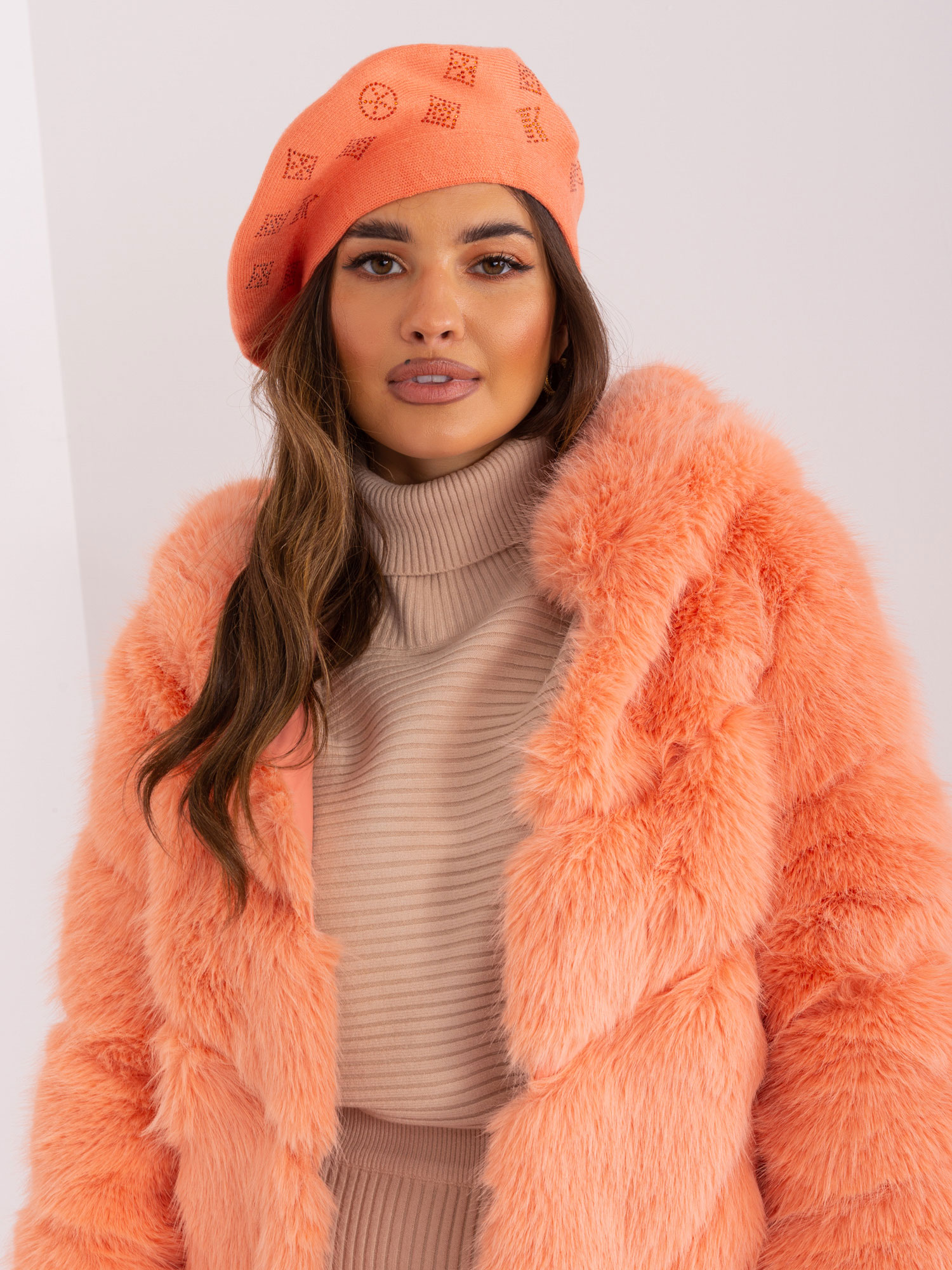 MARHUĽOVÁ BARETKA S APLIKÁCIOU AT-CZ-2318.30-PEACH Veľkosť: ONE SIZE