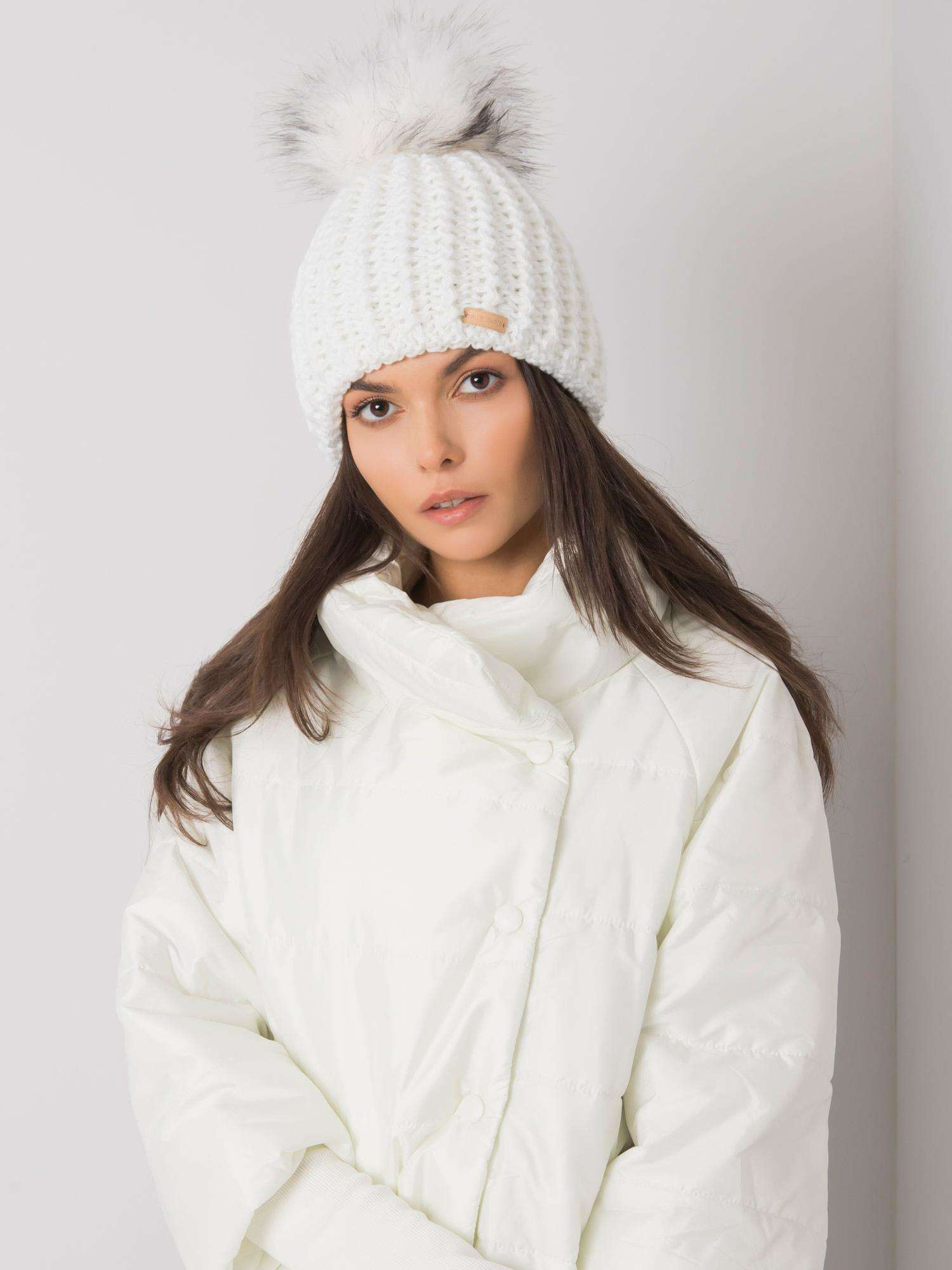 Biela pletená čiapka JK-SK-33.17-white Veľkosť: ONE SIZE