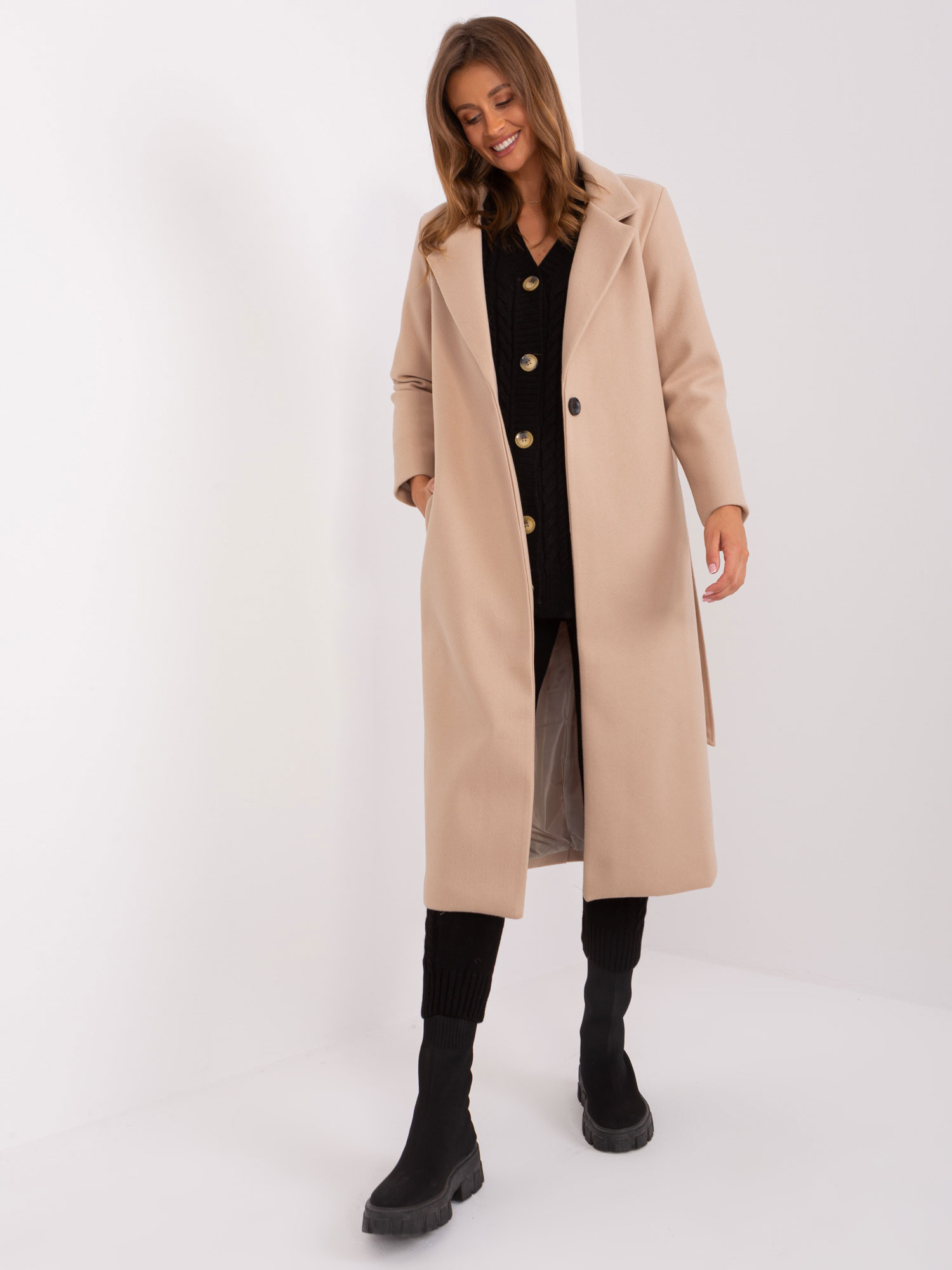 Béžový dlhý kabát s pásikom TW-PL-BI-5312-1.31-beige Veľkosť: M