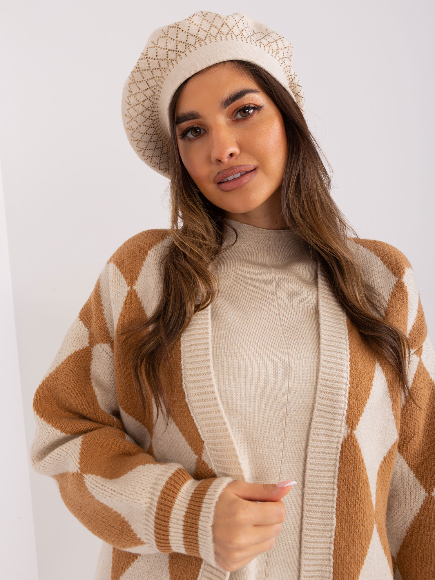 Svetlobéžová baretka s aplikáciou AT-CZ-231605.21P-light beige Veľkosť: ONE SIZE