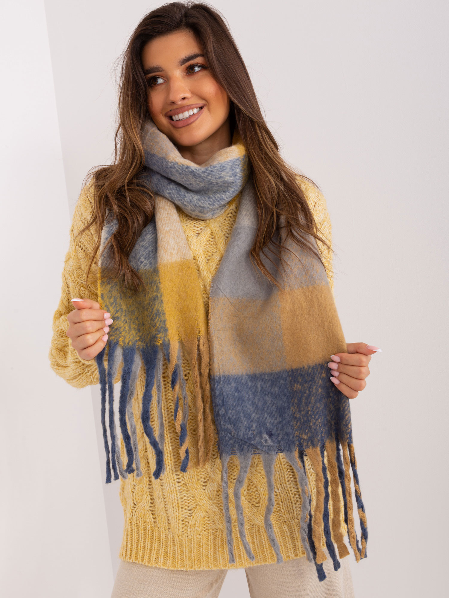 Modro-hnedý károvaný šál so strapcami -AT-SZ-2311501.32-camel Veľkosť: ONE SIZE