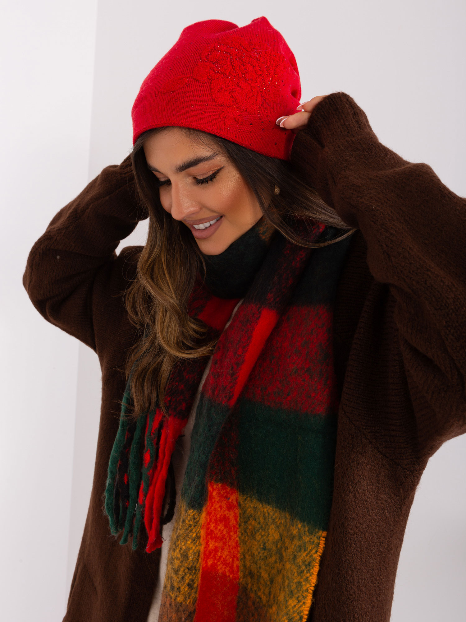 Červená čiapka s kamienkami -AT-SK-23250.36P-red Veľkosť: ONE SIZE