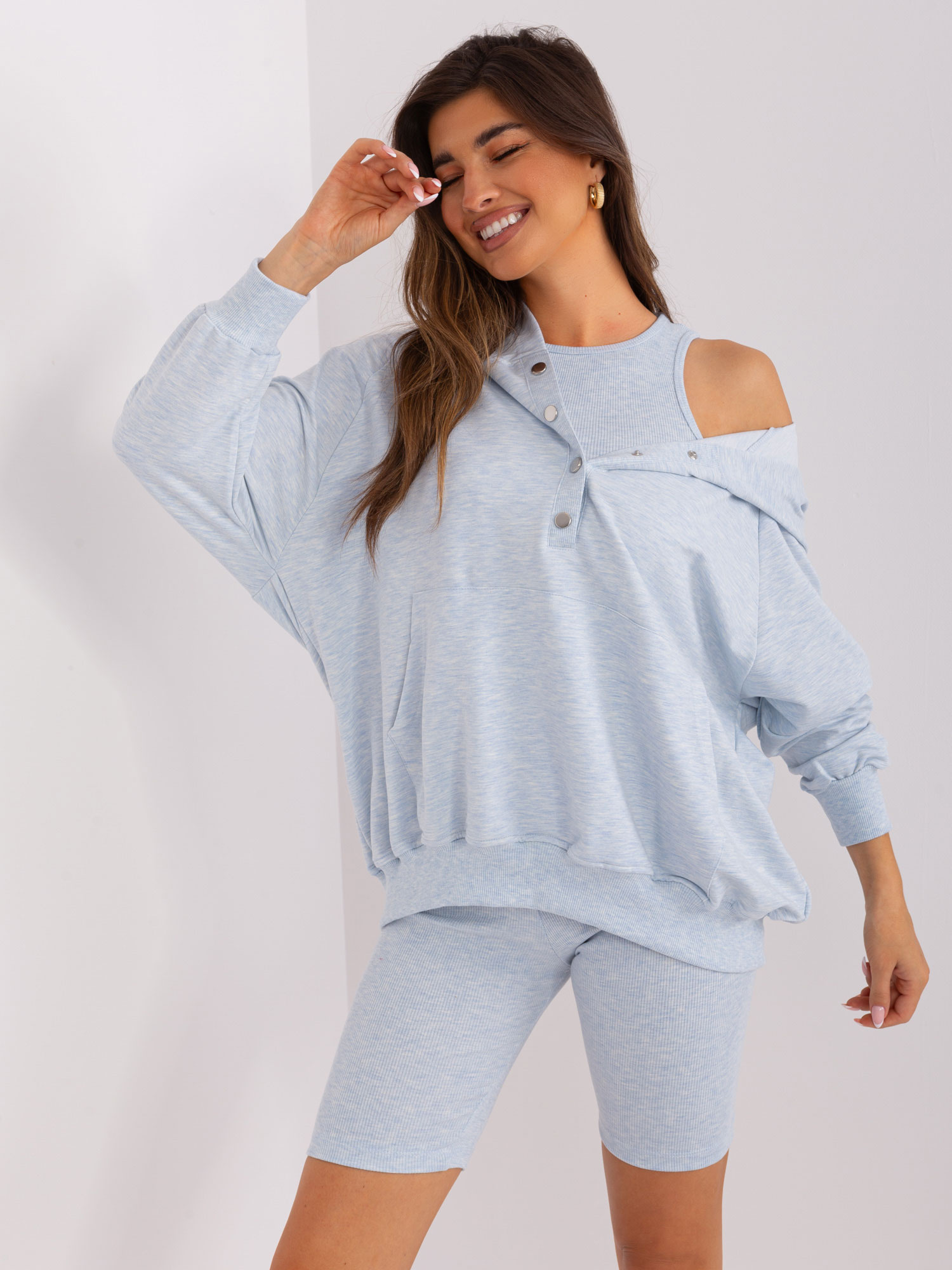 Svetlomodrý trojdielny komplet šortiek, crop topu a mikiny EM-KMPL-831.17-light blue Veľkosť: ONE SIZE