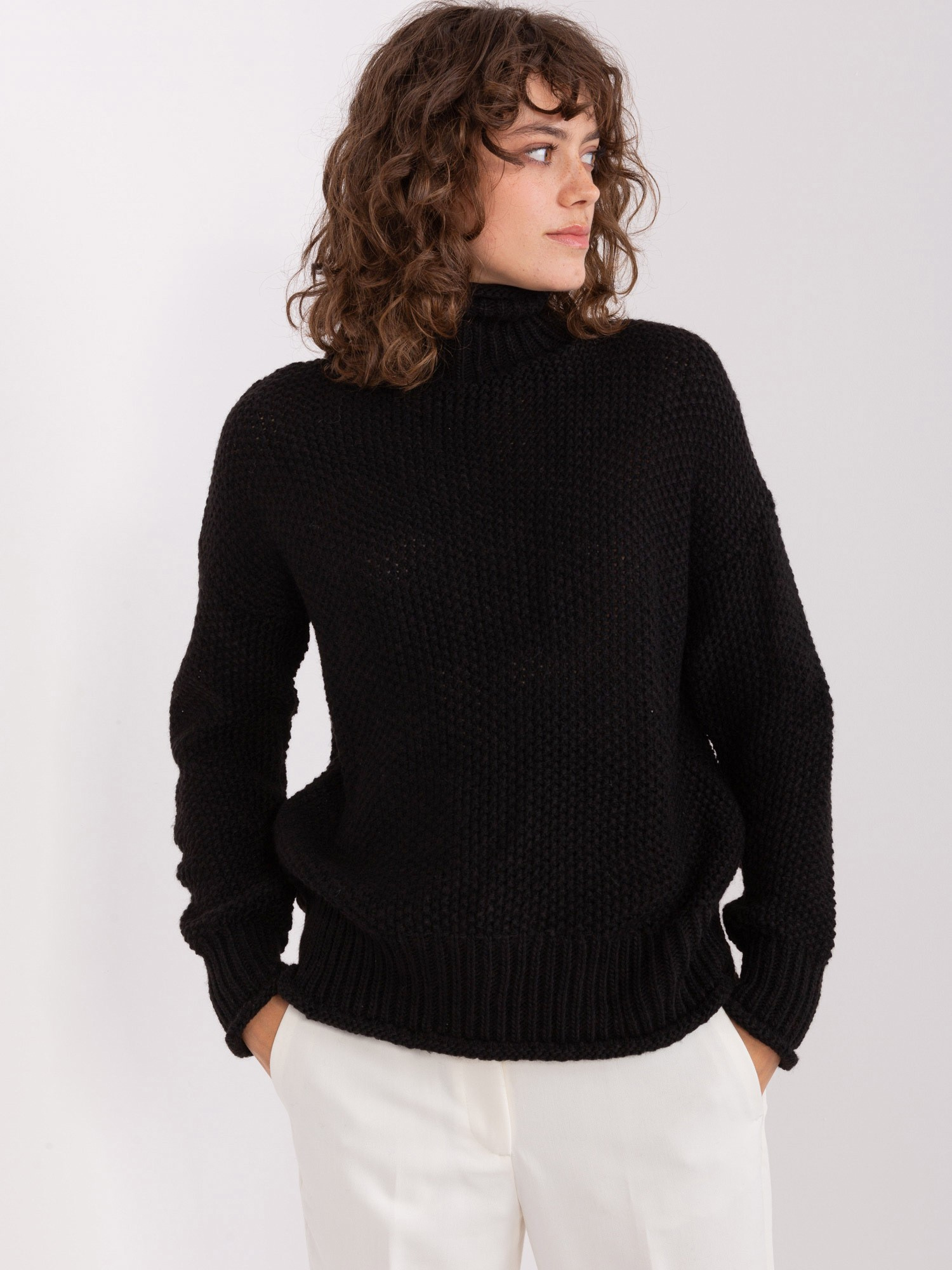Čierny pletený rolák BA-SW-8049.41X-black Veľkosť: ONE SIZE