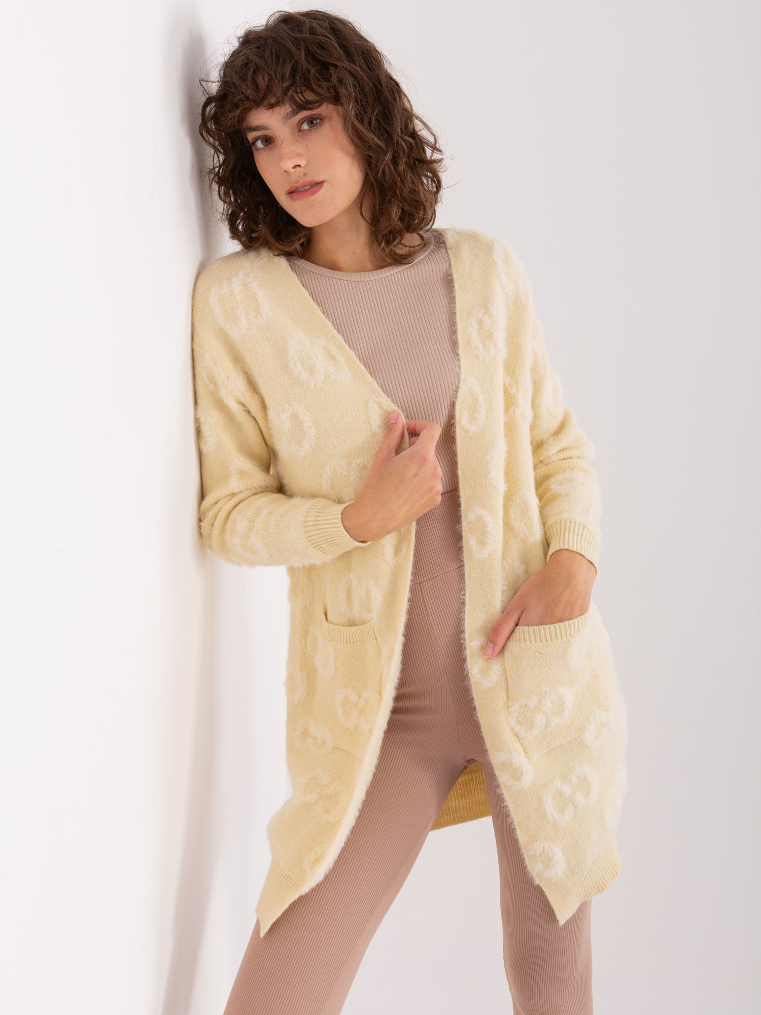Svetlobéžový kardigán so vzorom -AT-SW-234502.38X-light beige Veľkosť: ONE SIZE