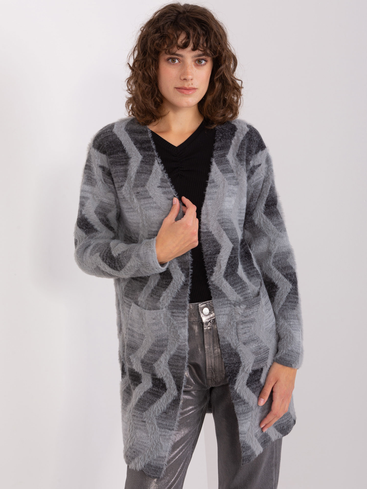Sivý vzorovaný kardigán AT-SW-234701.34-grey Veľkosť: ONE SIZE