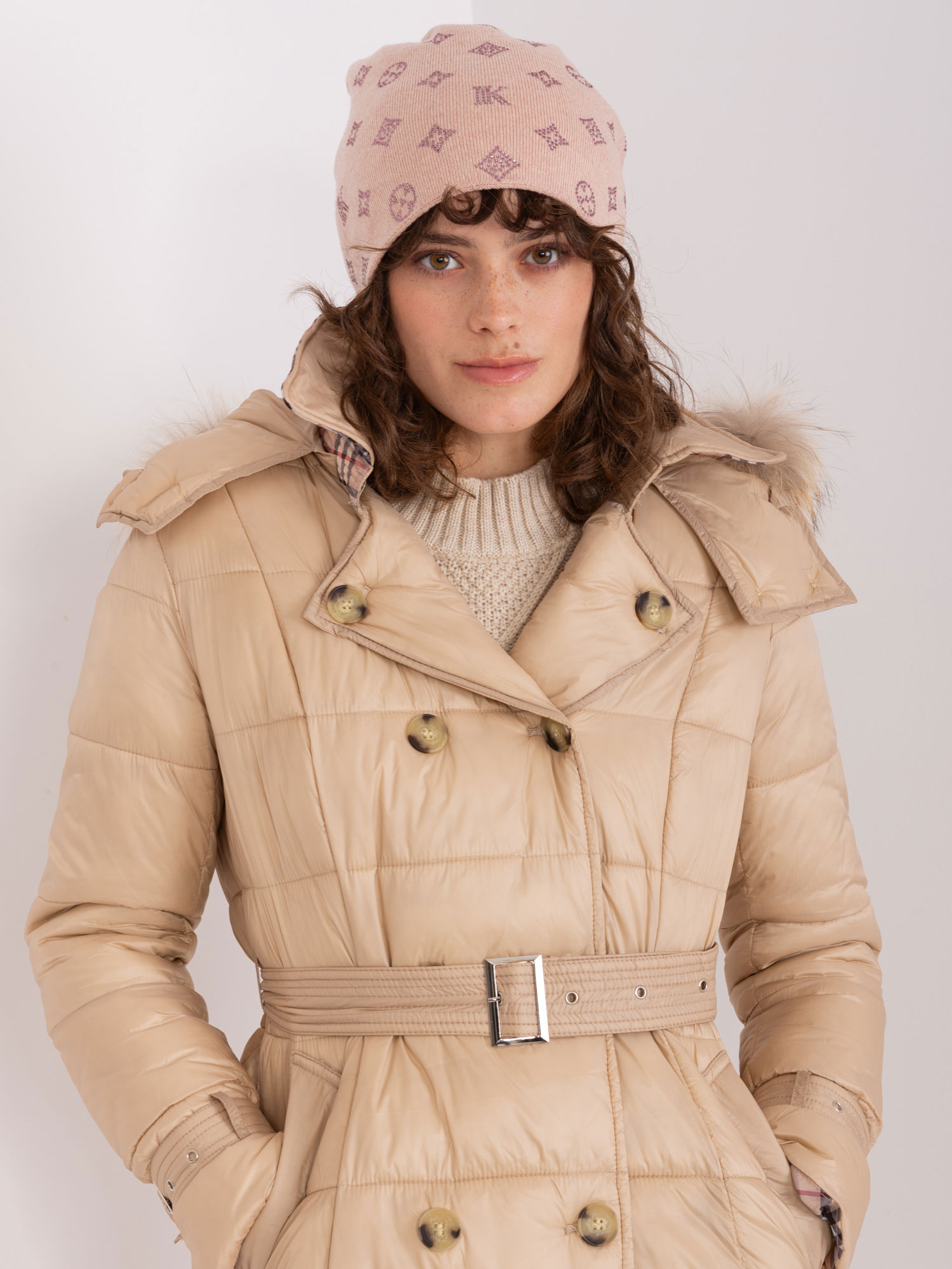 Svetloružová čiapka s kamienkami AT-SK-2325.96-light pink Veľkosť: ONE SIZE