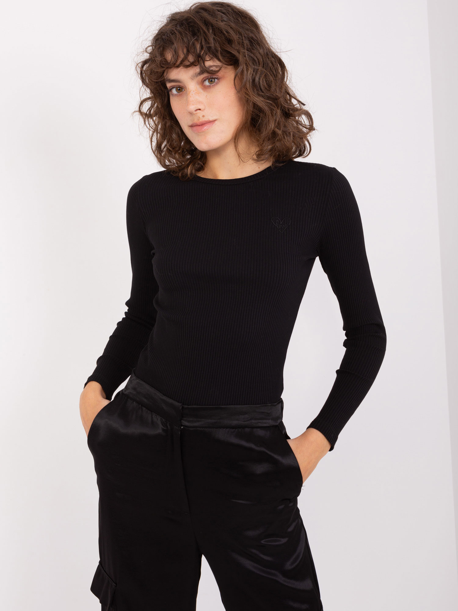 Čierne rebrované tričko -RV-BZ-9207.27X-black Veľkosť: S/M