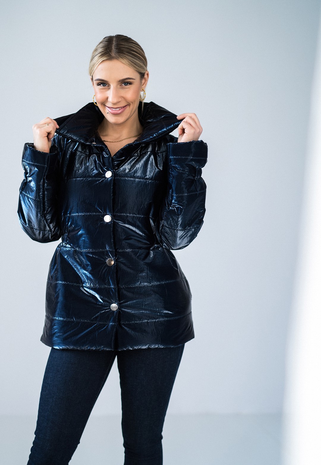 Tmavomodrá lesklá prešívaná bunda M933 granat Veľkosť: L/XL