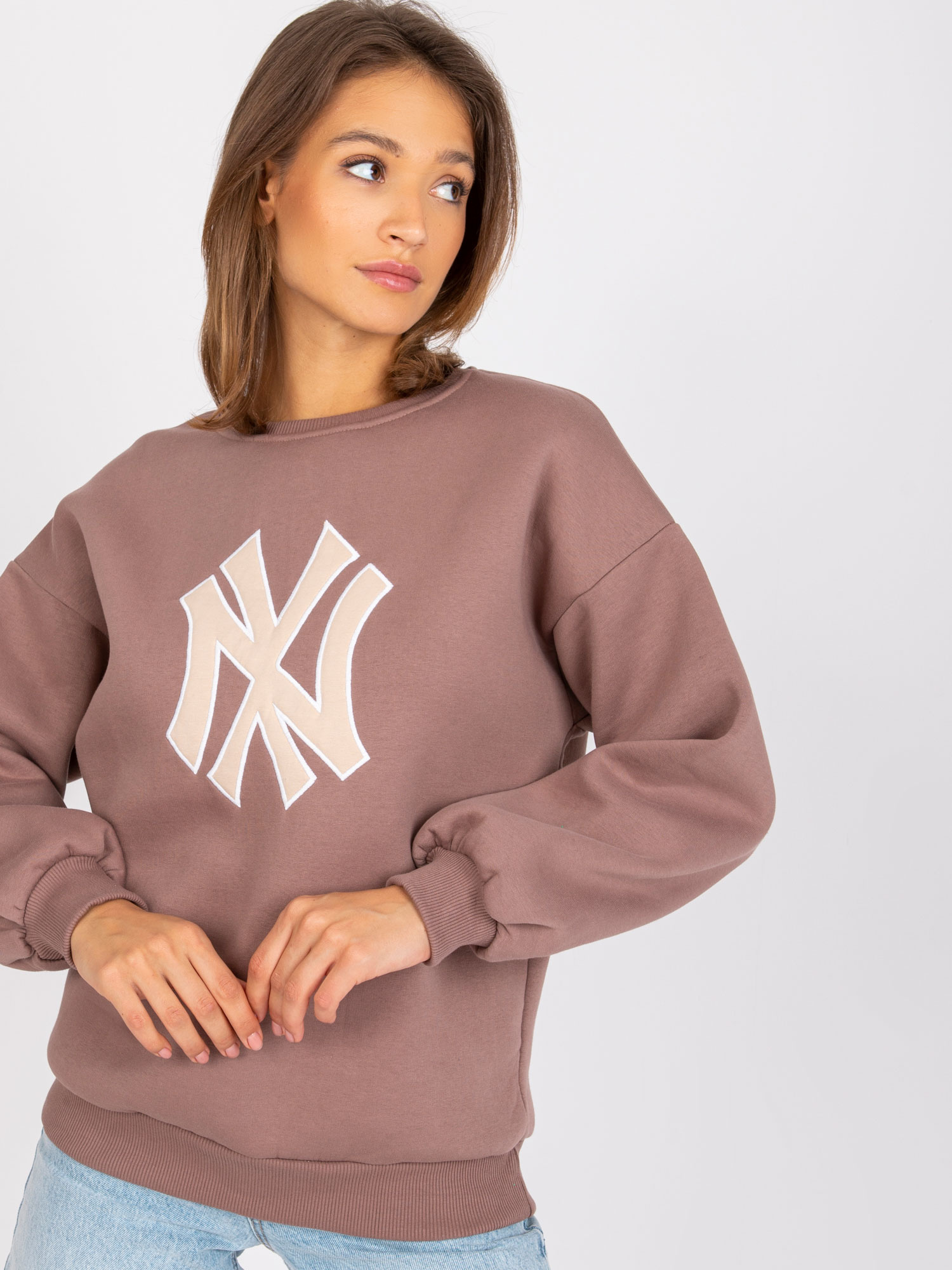 Hnedá mikina Auriane s potlačou znaku -EM-BL-617-2.09-brown Veľkosť: ONE SIZE