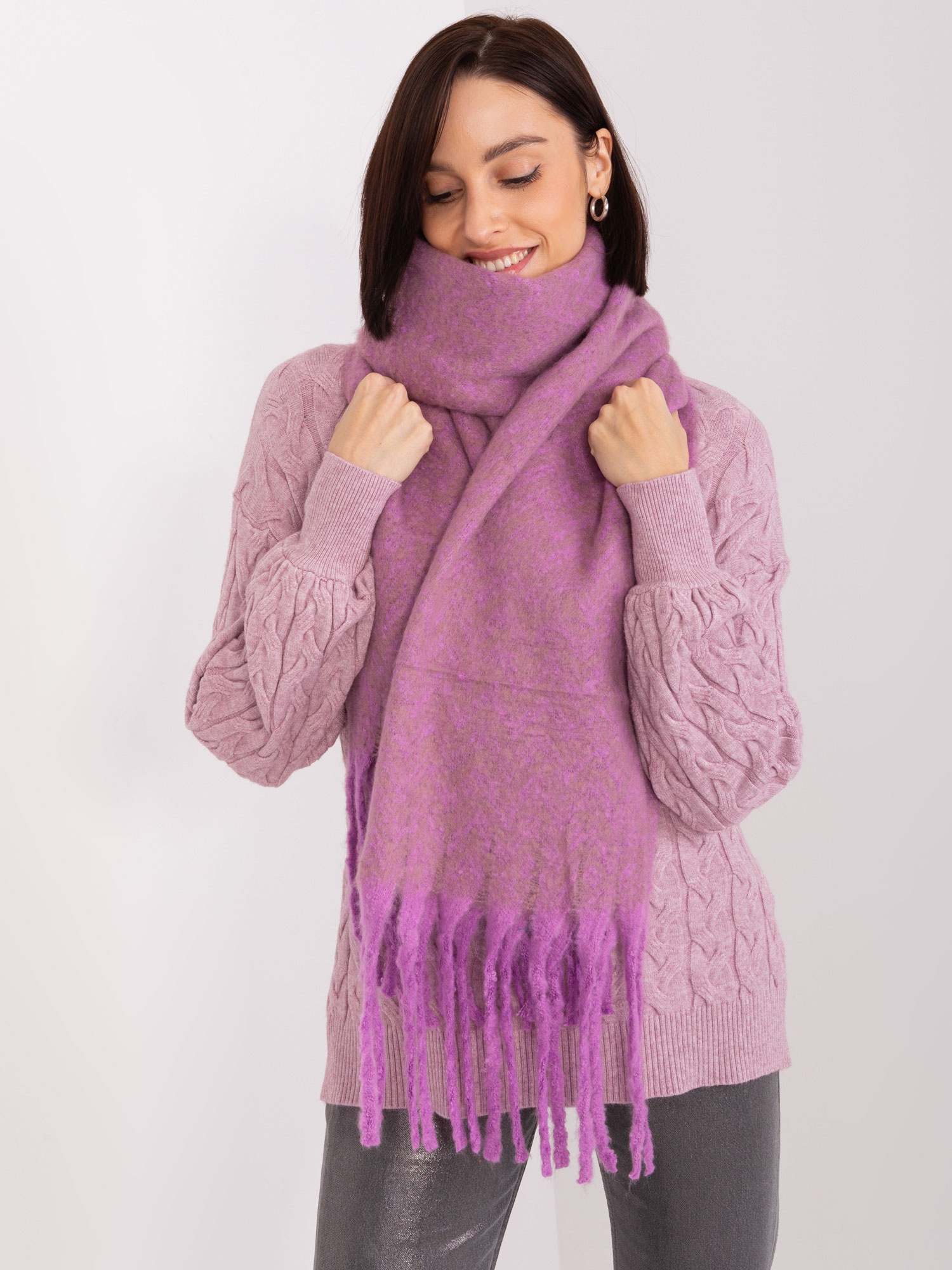 Fialový šál so strapcami AT-SZ-23125.75-viollet Veľkosť: ONE SIZE