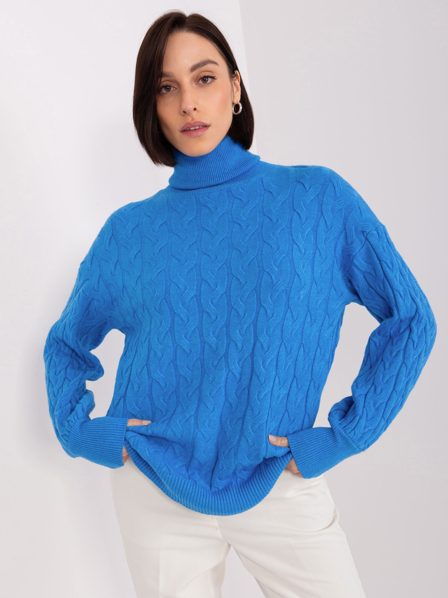 Modrý rolák s vrkočovým vzorom AT-SW-2348.93-blue Veľkosť: ONE SIZE