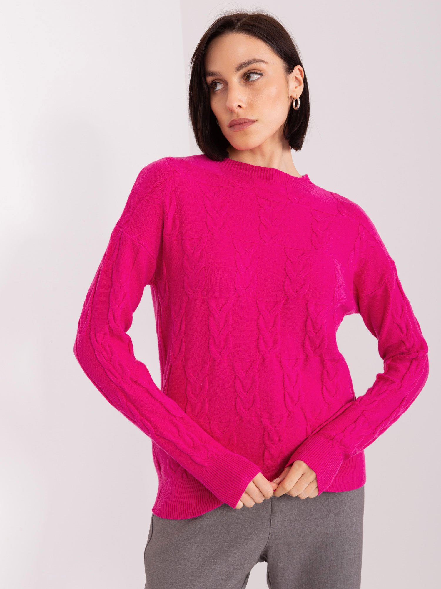 Tmavoružový vrkôčikový sveter AT-SW-2340.10-dark pink Veľkosť: ONE SIZE