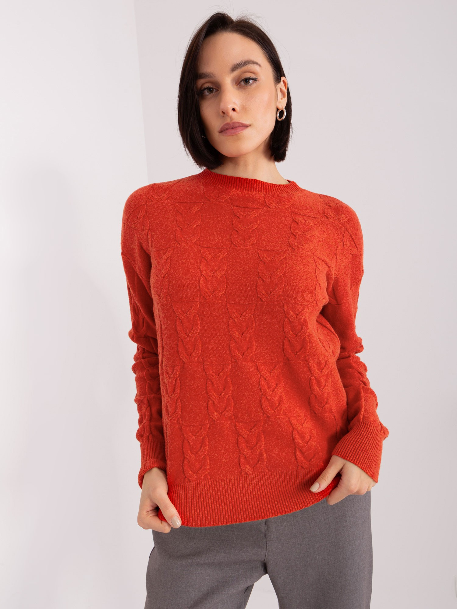 Tmavo oranžový sveter s vrkôčikmi AT-SW-2340.43-dark orange Veľkosť: ONE SIZE