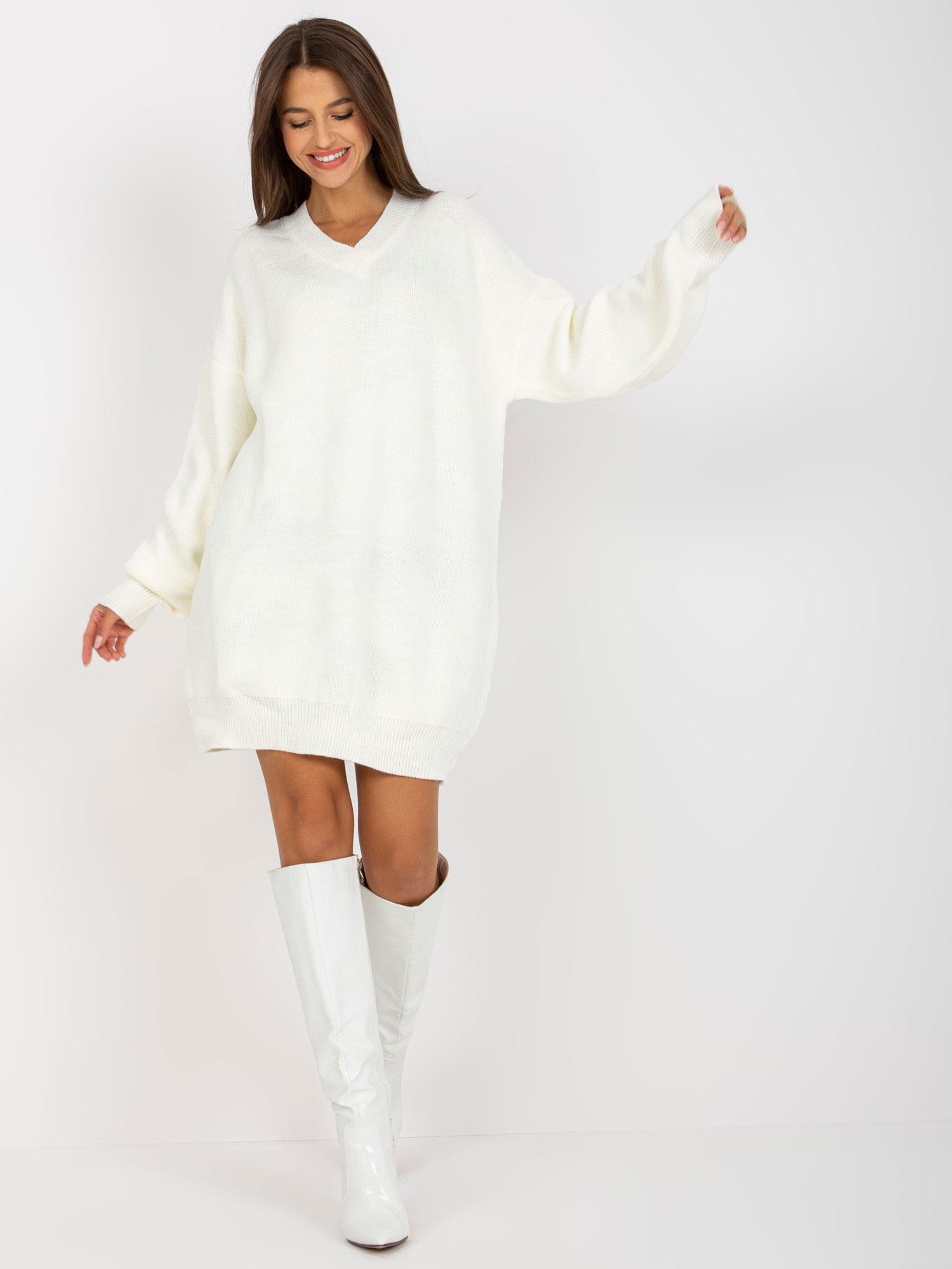 Smotanové šaty s výstrihom do V -LC-SW-0341.38P-ecru Veľkosť: ONE SIZE