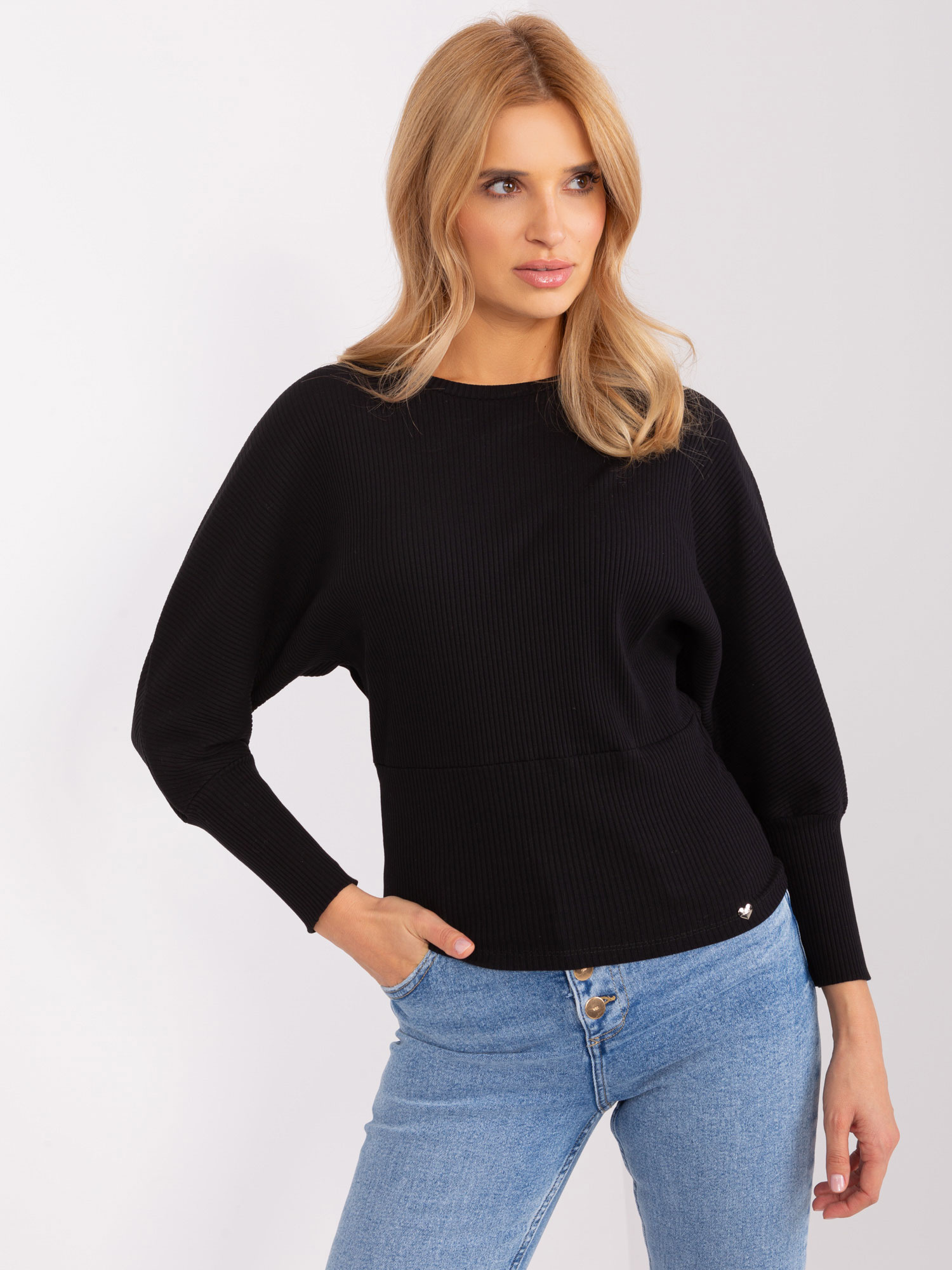 Čierne tričko s netopierími rukávmi -RV-BZ-9208.37X-black Veľkosť: L/XL