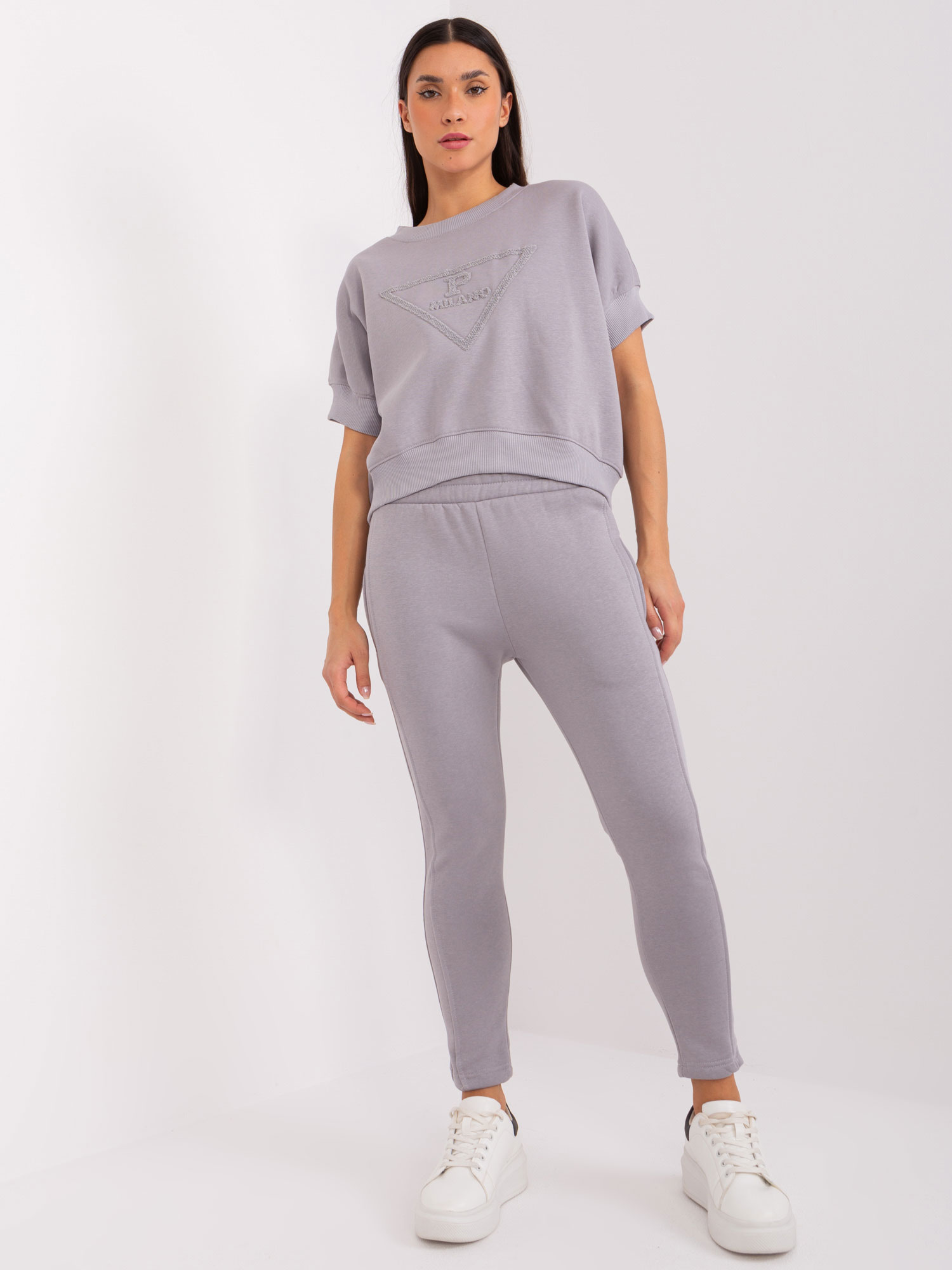 SIVÁ TEPLÁKOVKA S KRÁTKYMI RUKÁVMI -EM-KMPL-786.93-GREY Veľkosť: ONE SIZE