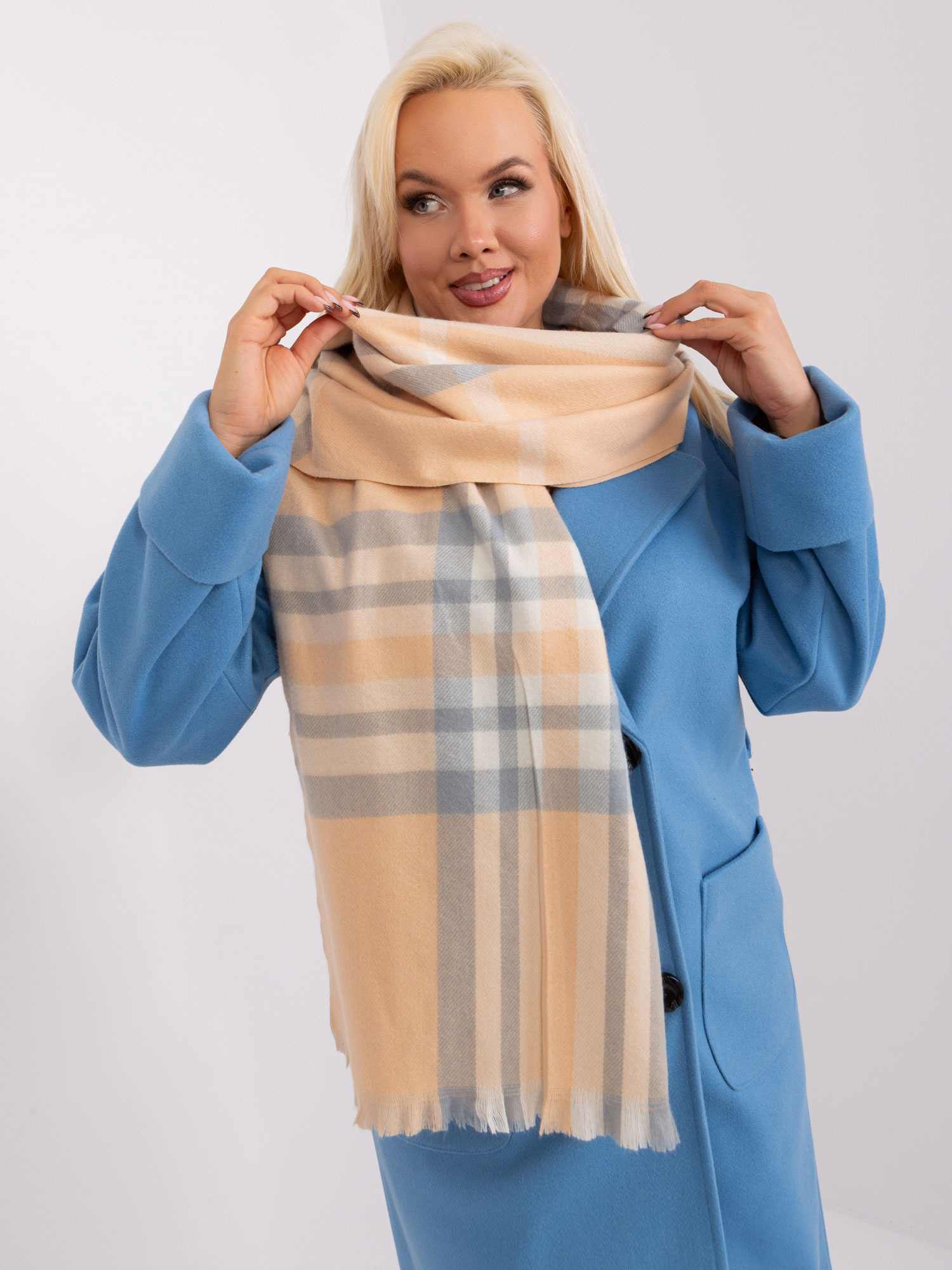 Broskyňový vzorovaný šál AT-SZ-23125-1.26-peach Veľkosť: ONE SIZE