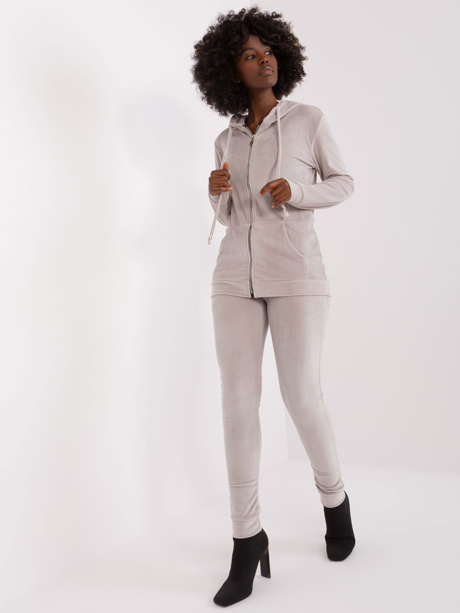 Svetlosivá velúrová teplákovka llaria RV-KMPL-6087-1.95P-grey Veľkosť: S