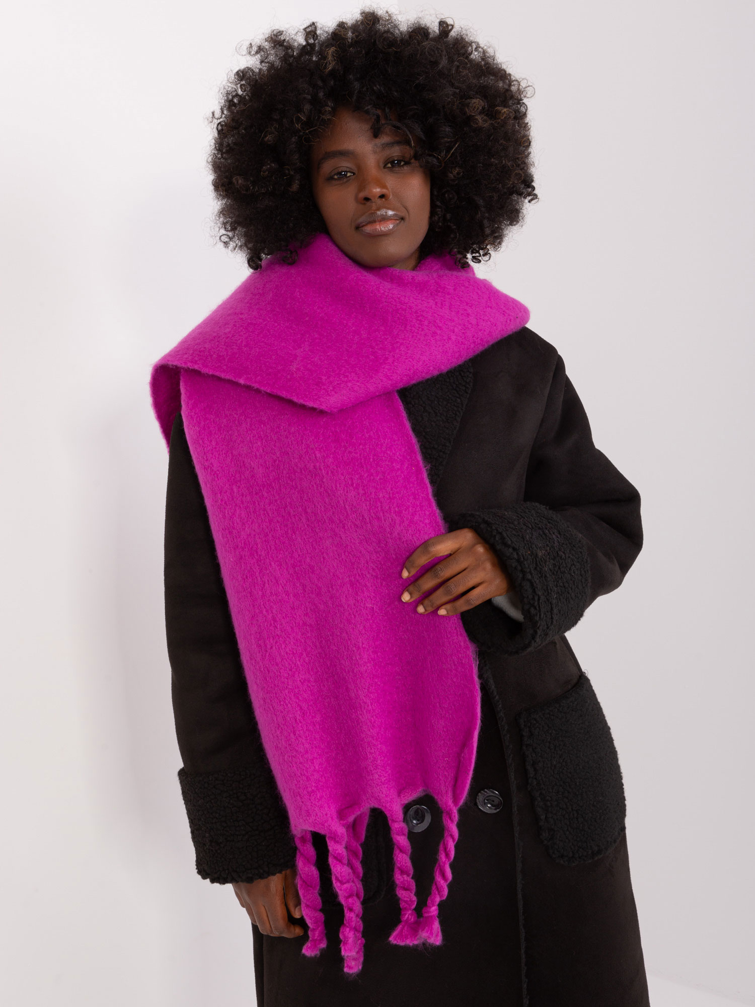 Tmavoružový šál s vrkočmi AT-SZ-2313502.53P-purple Veľkosť: ONE SIZE
