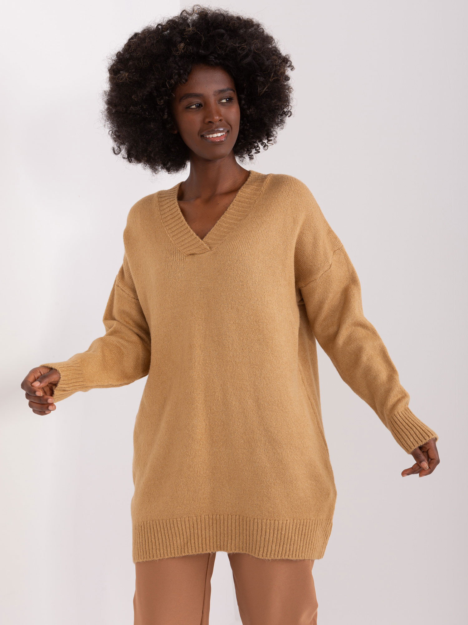 Svetlohnedý dlhší sveter -BA-SW-0577.02P-camel Veľkosť: ONE SIZE