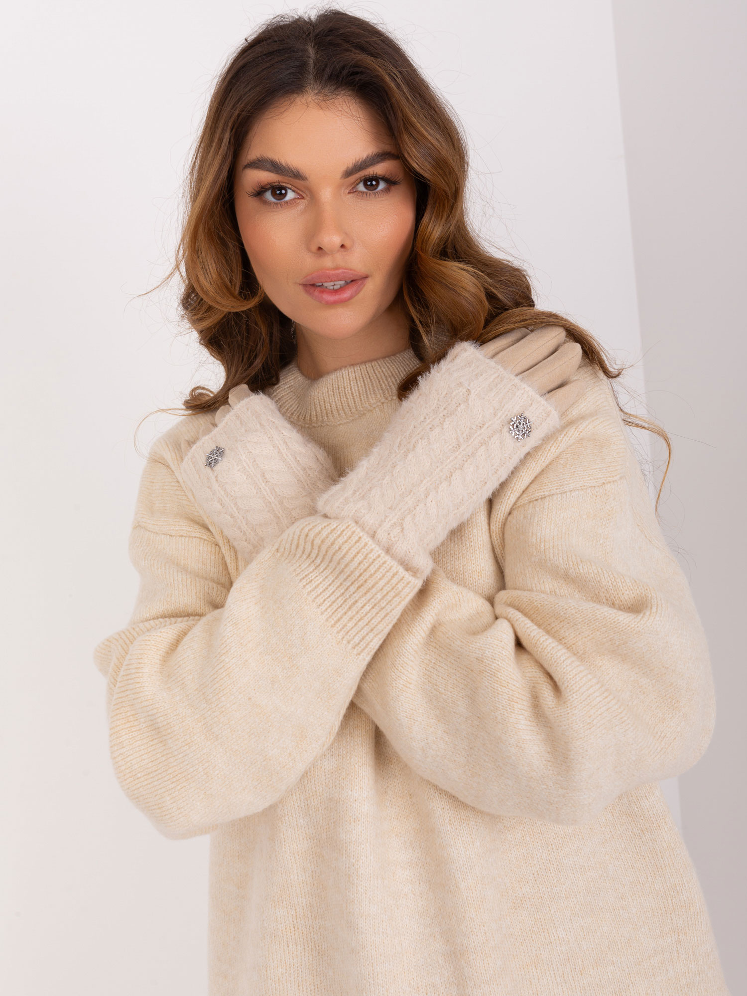 Svetlobéžové rukavice s pleteným dielom AT-RK-231405.08X-beige Veľkosť: ONE SIZE