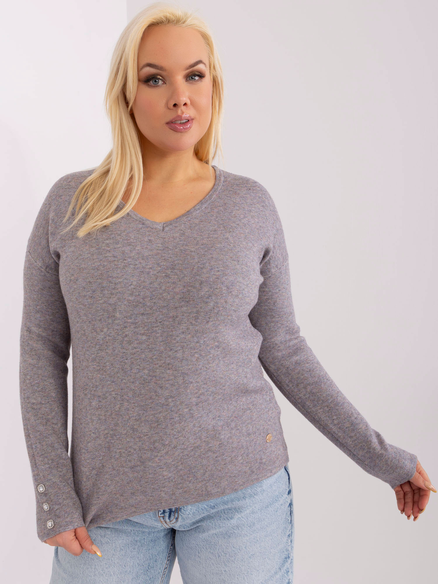 Sivý mäkký sveter s kamienkami -PM-SW-PM1020.12P-dark grey Veľkosť: XL/2XL