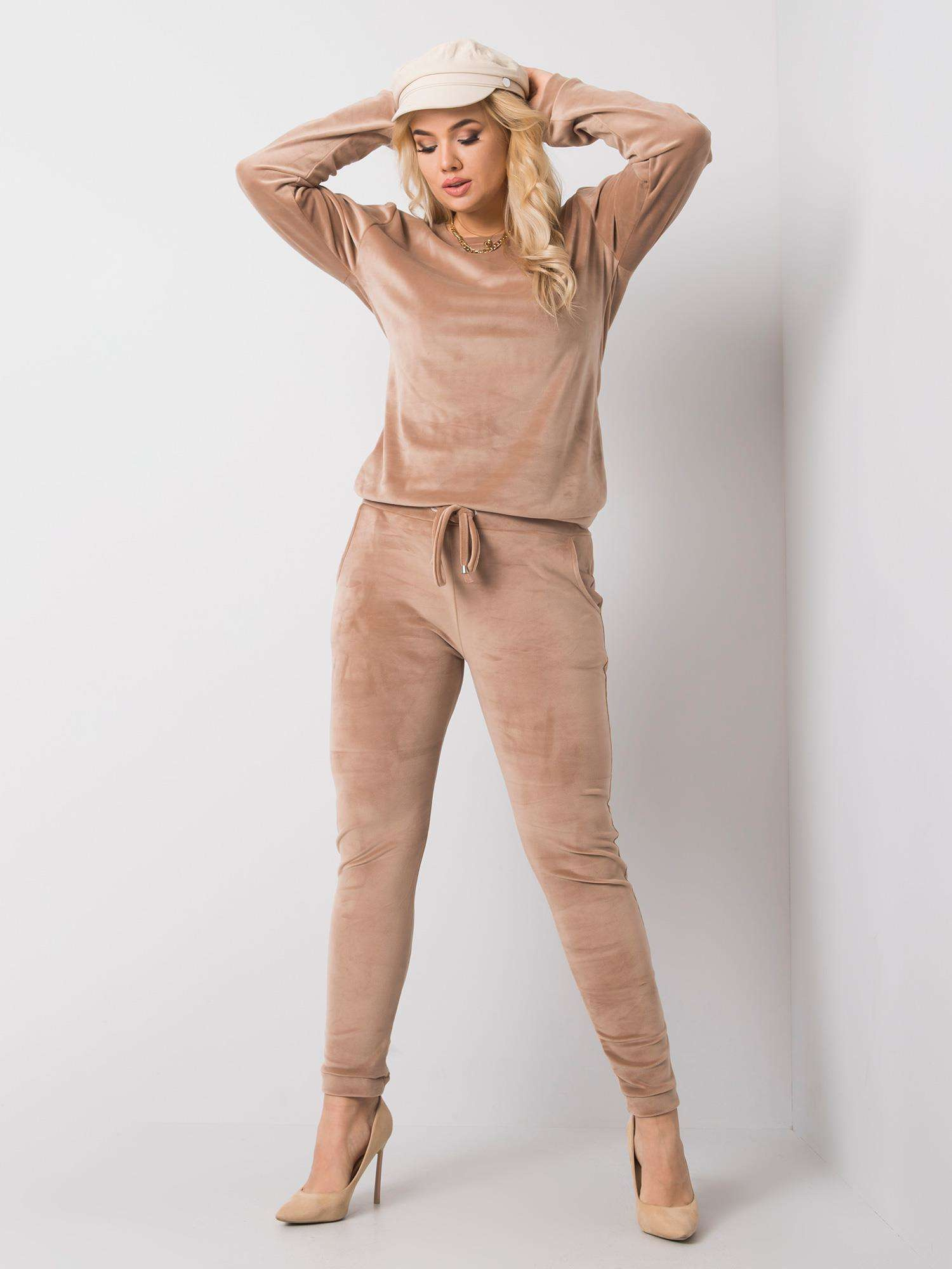 Béžová velúrová tepláková súprava bez kapucne RV-KMPL-6085.05-beige Veľkosť: 2XL