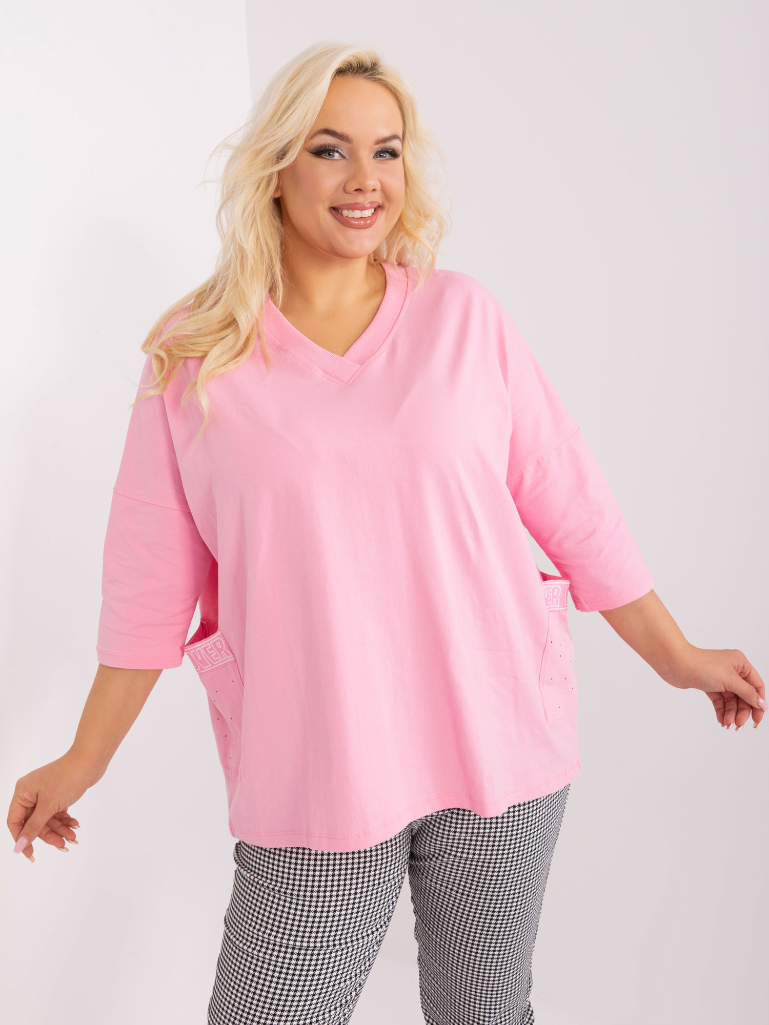 SVETLORUŽOVÉ VOĽNÉ TRIČKO S VRECKAMI -RV-BZ-7783.99-PINK Veľkosť: ONE SIZE