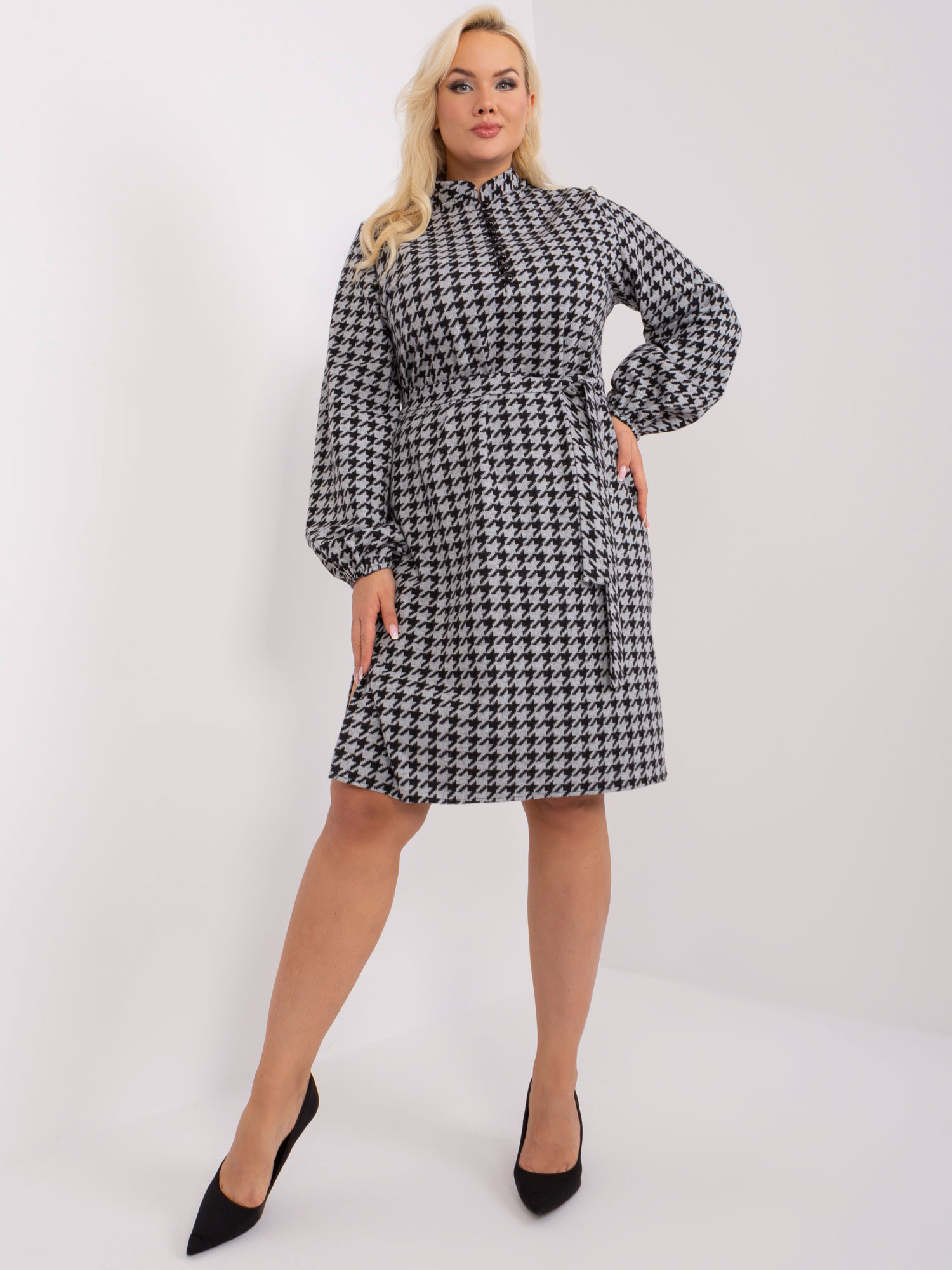 Sivo-čierne elegantné šaty s kohútim vzorom -LK-SK-509476.28P-grey-black Veľkosť: 48