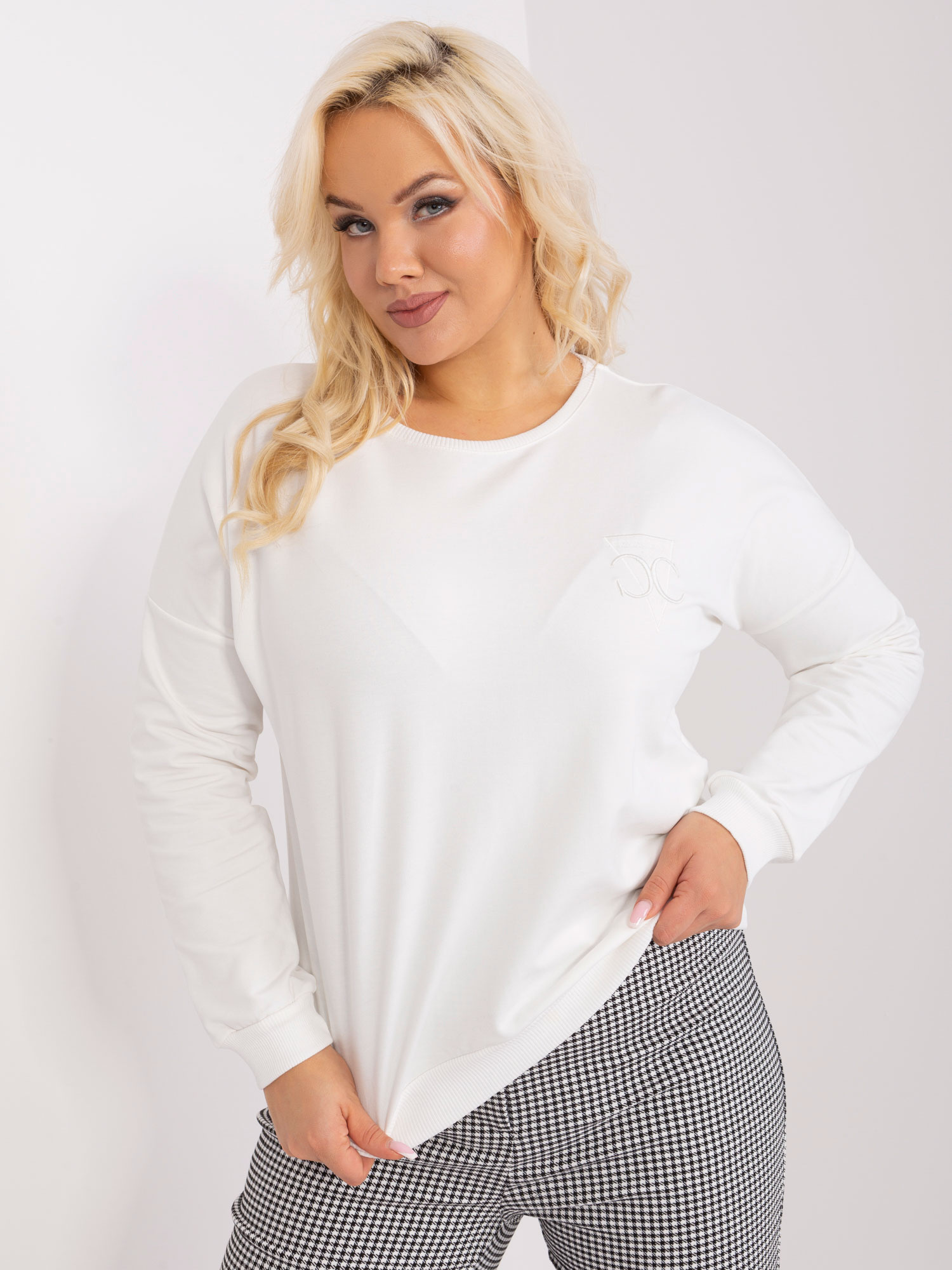 Biele tričko s nášivkou -RV-BZ-9312.28P-white Veľkosť: ONE SIZE