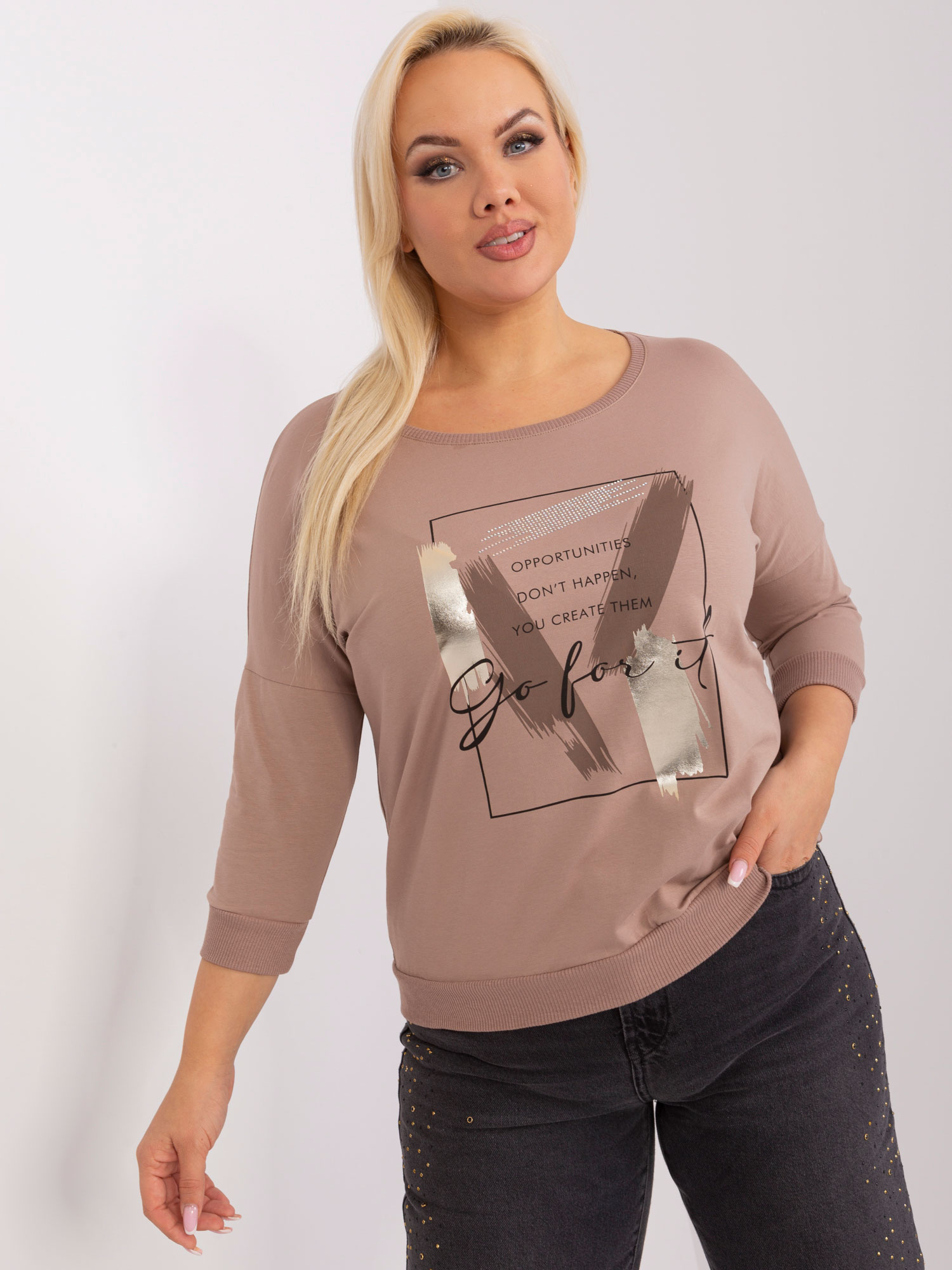 Tmavobéžové tričko s potlačou a 3/4 rukávom RV-BZ-8981.31P-dark beige Veľkosť: ONE SIZE