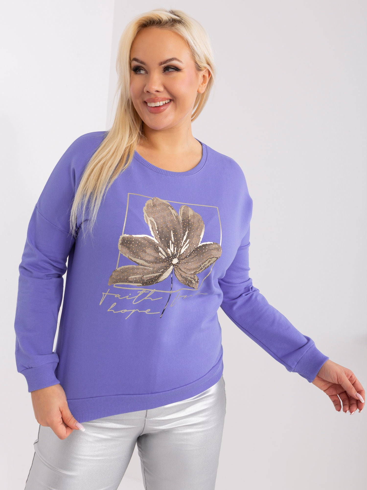 Svetlofialové tričko s kvetinovou aplikáciou RV-BZ-9240.36-light viollet Veľkosť: ONE SIZE