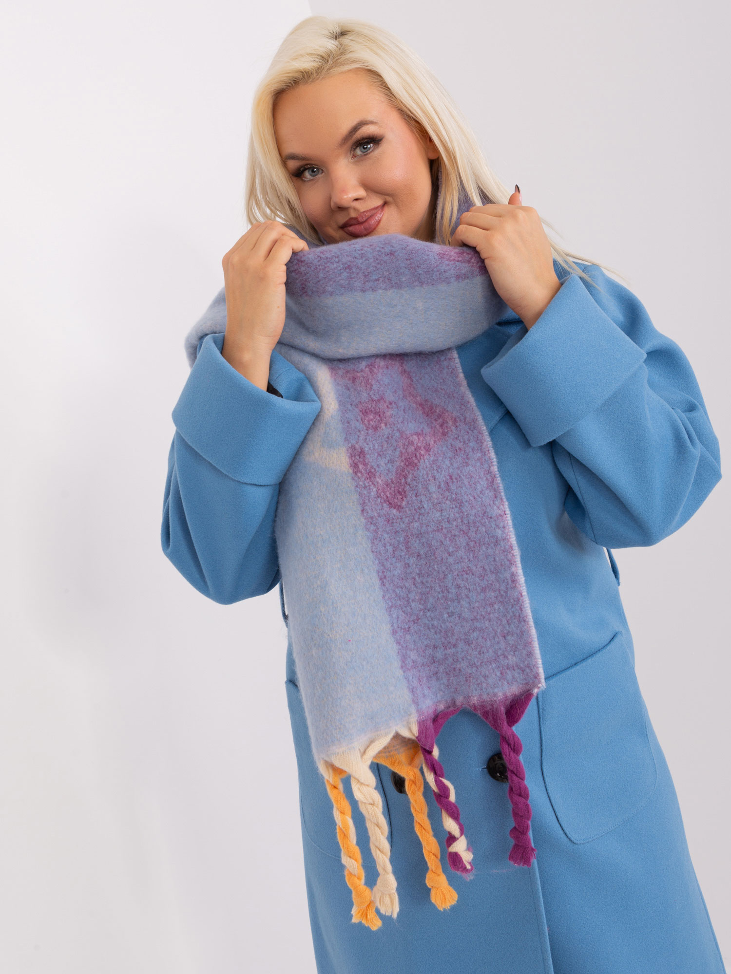 Modro-fialový šál s vrkočmi a vzormi -AT-SZ-2316.31P-light blue Veľkosť: ONE SIZE